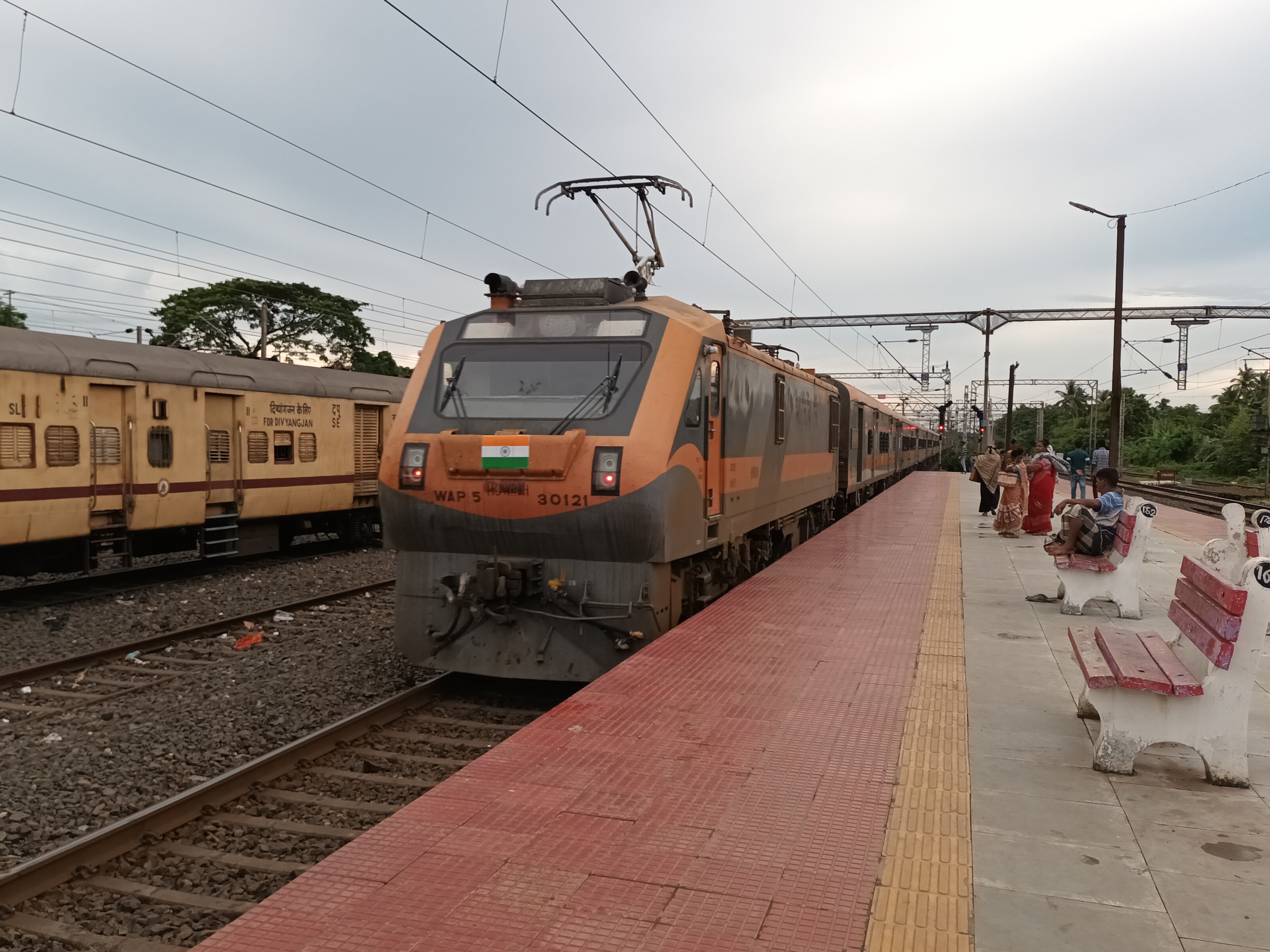 12671 Nilgiri SF Express photo 6