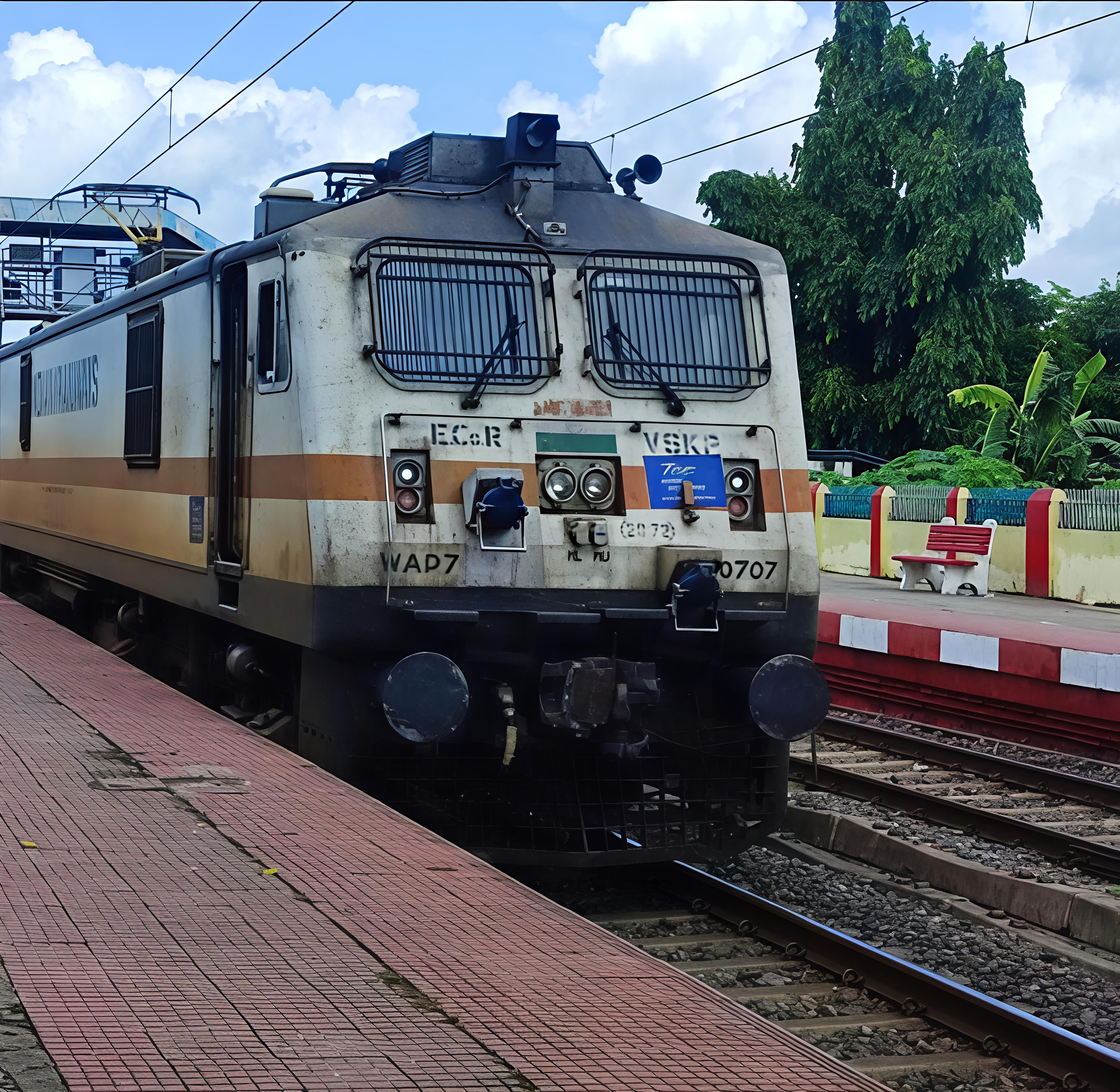 22875 Visakhapatnam - Guntur Uday Express photo 1