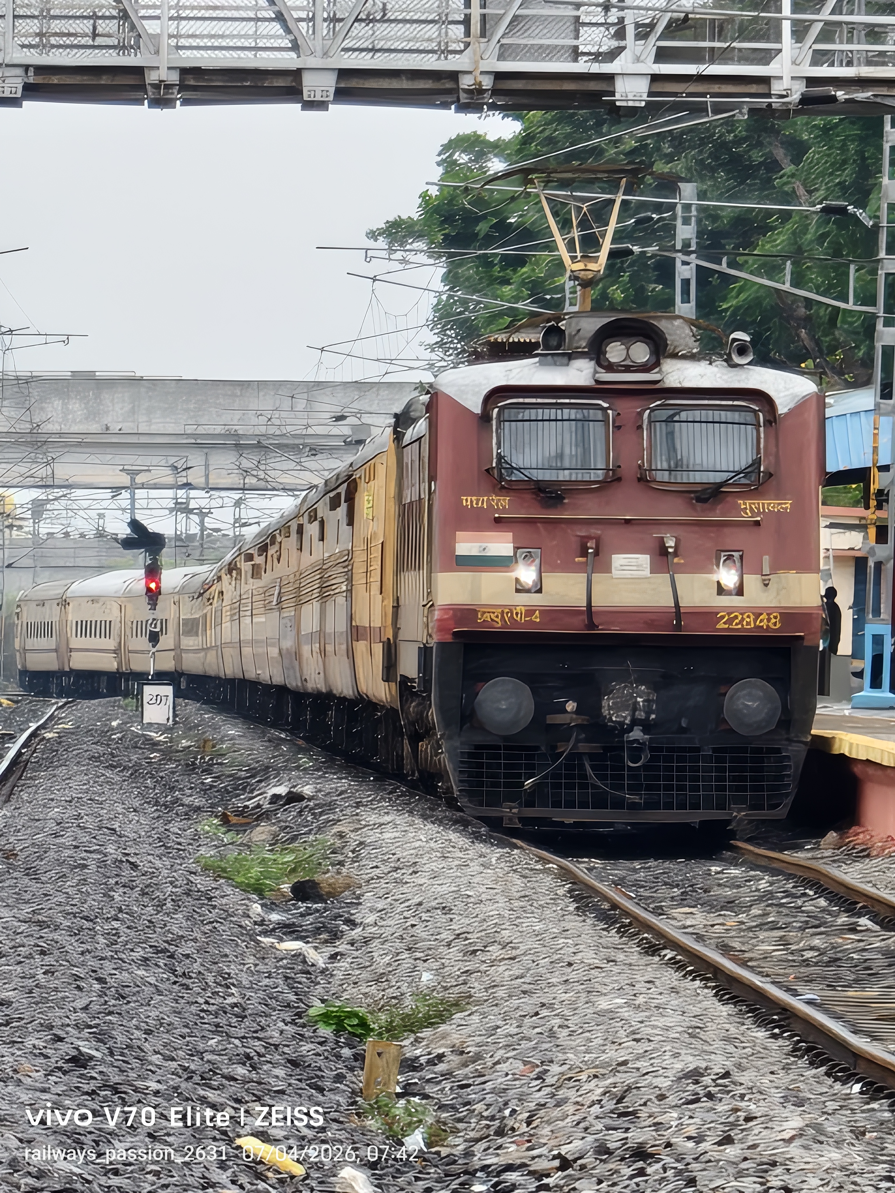 55141 Banaras - MBDD Pratapgarh Passenger photo 2