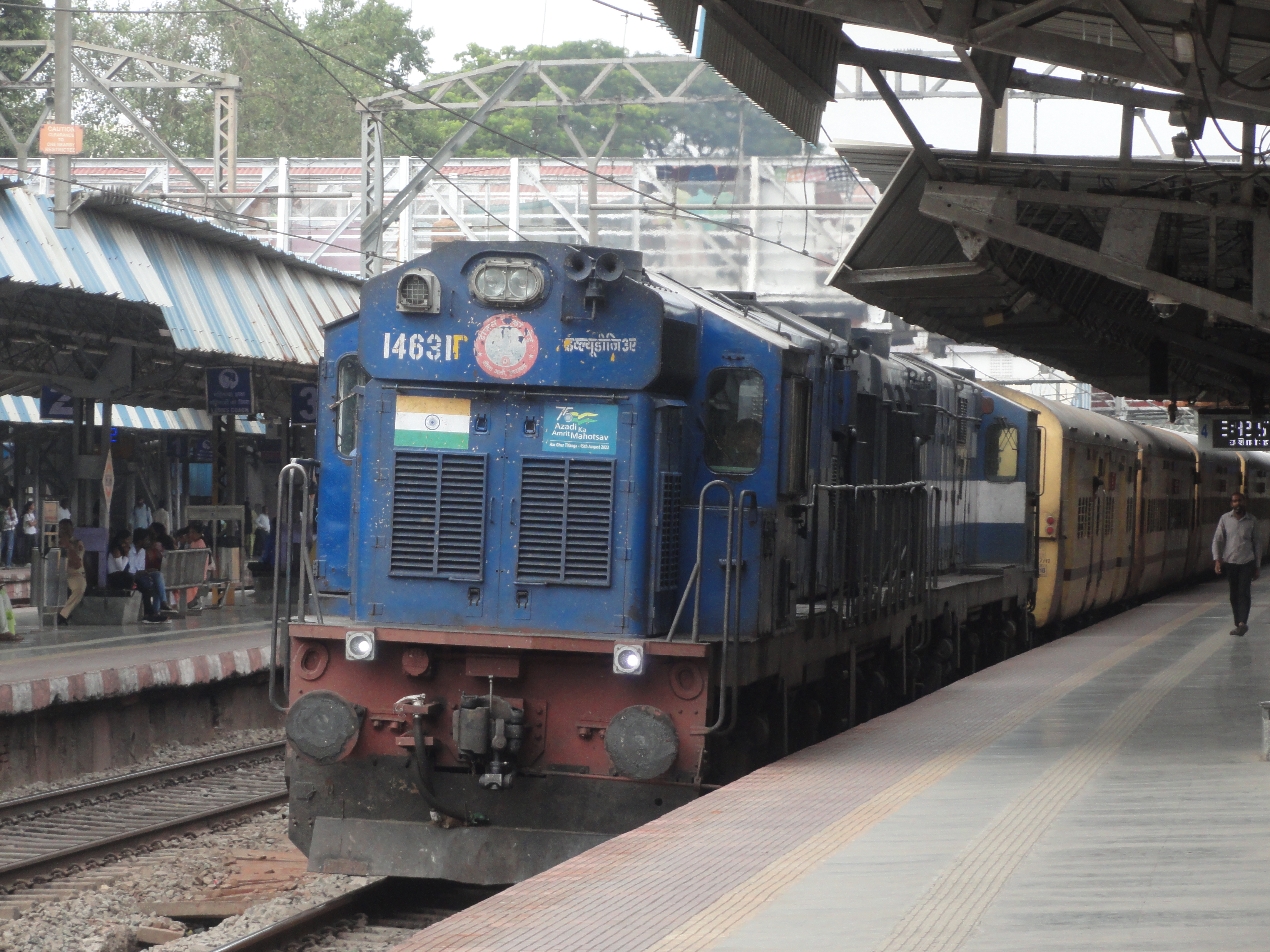 12435 Jaynagar - Anand Vihar Terminal Garib Rath Express photo 5