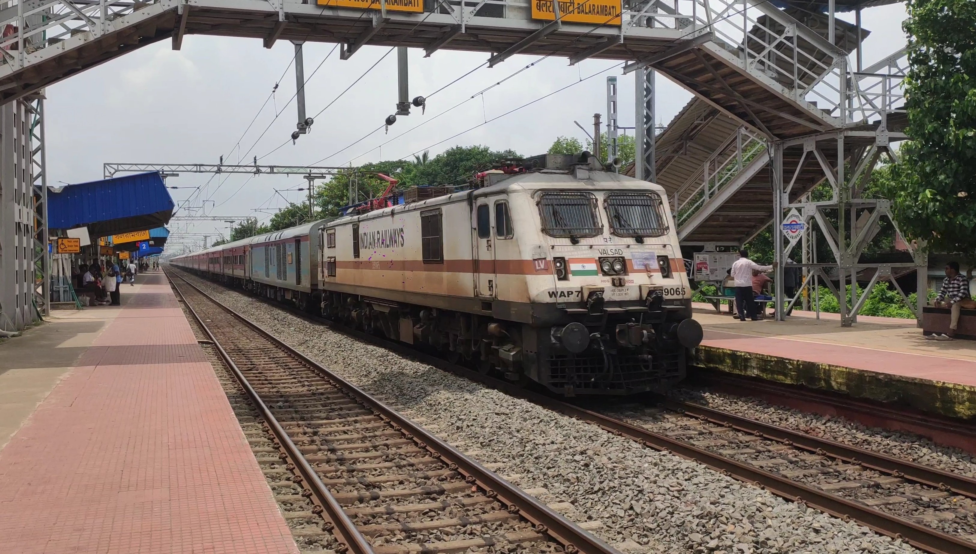 22161 Bhopal - Damoh Rajya Rani SF Express photo 7
