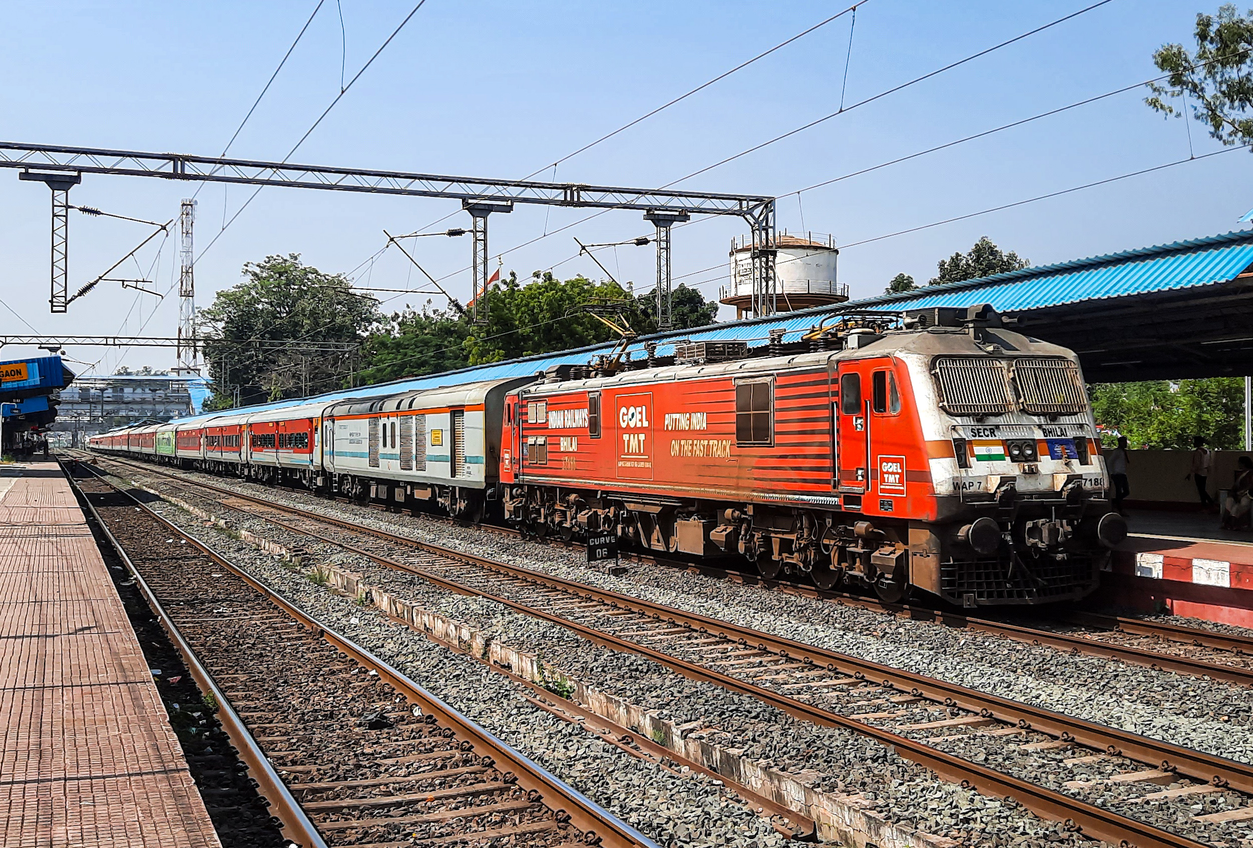 15562 Gomti Nagar - Darbhanga Amrit Bharat Express photo 6