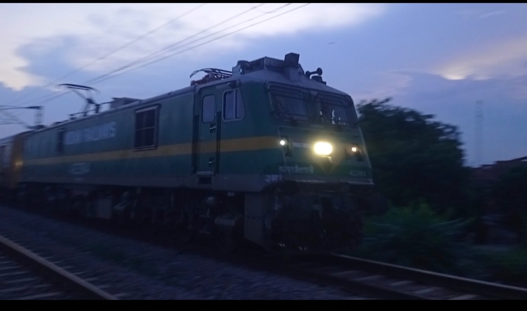 55809 New Bongaigaon - Guwahati Passenger (via Rangiya) photo 5