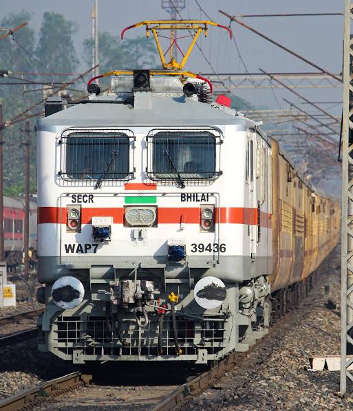 16319 Thiruvananthapuram North (Kochuveli) - SMVT Bengaluru Humsafar Express photo 2