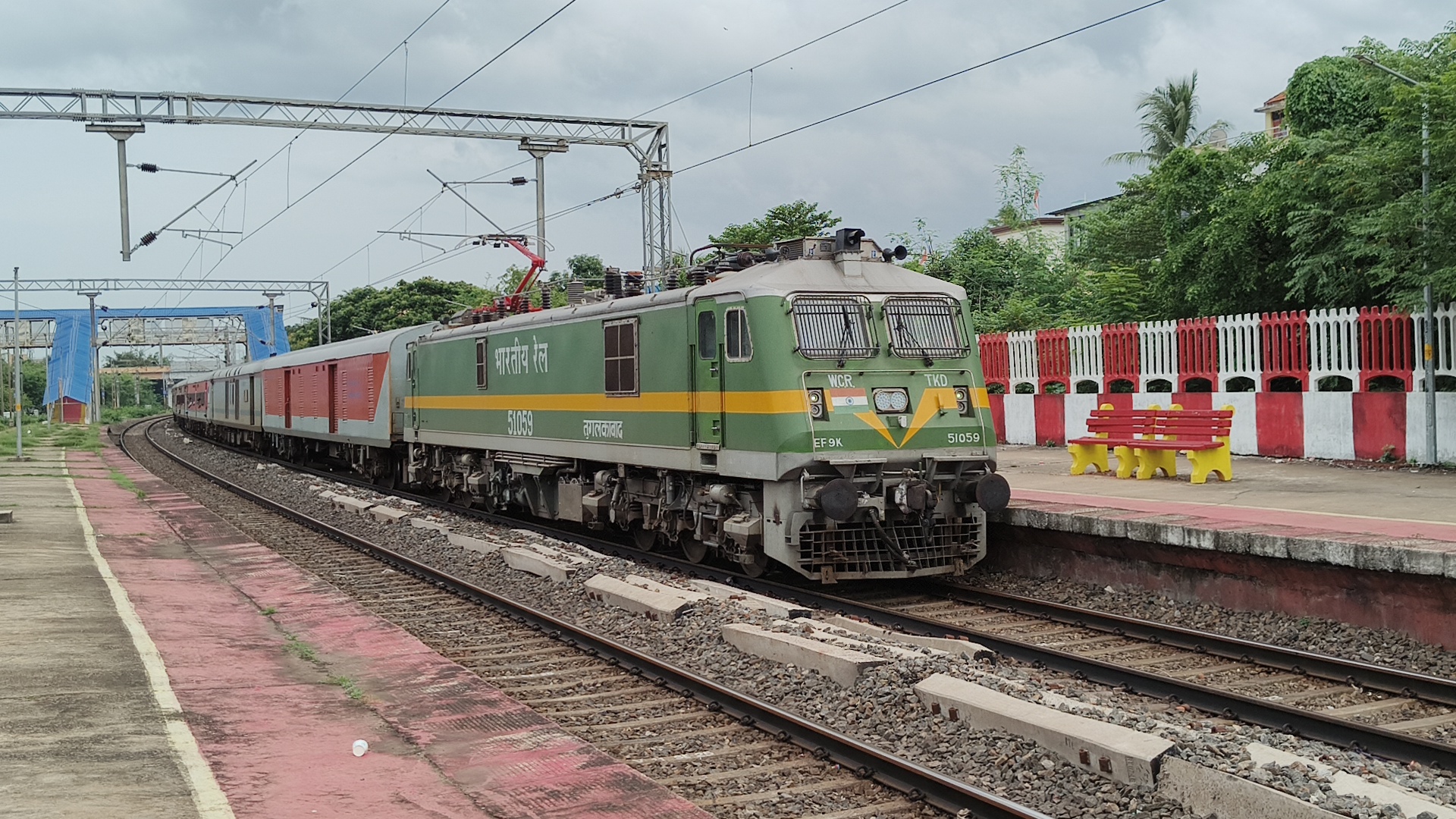 43439 Chennai Central Suburban - Arakkonam EMU photo 5