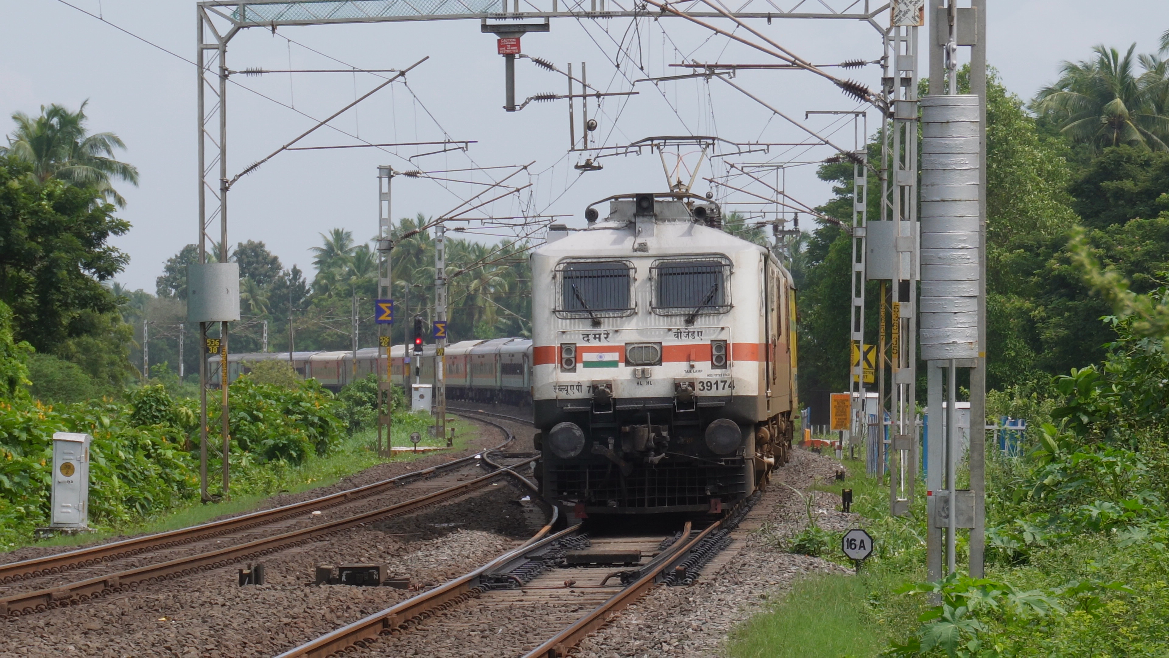 15625 Deoghar - Agartala Weekly Express photo 1