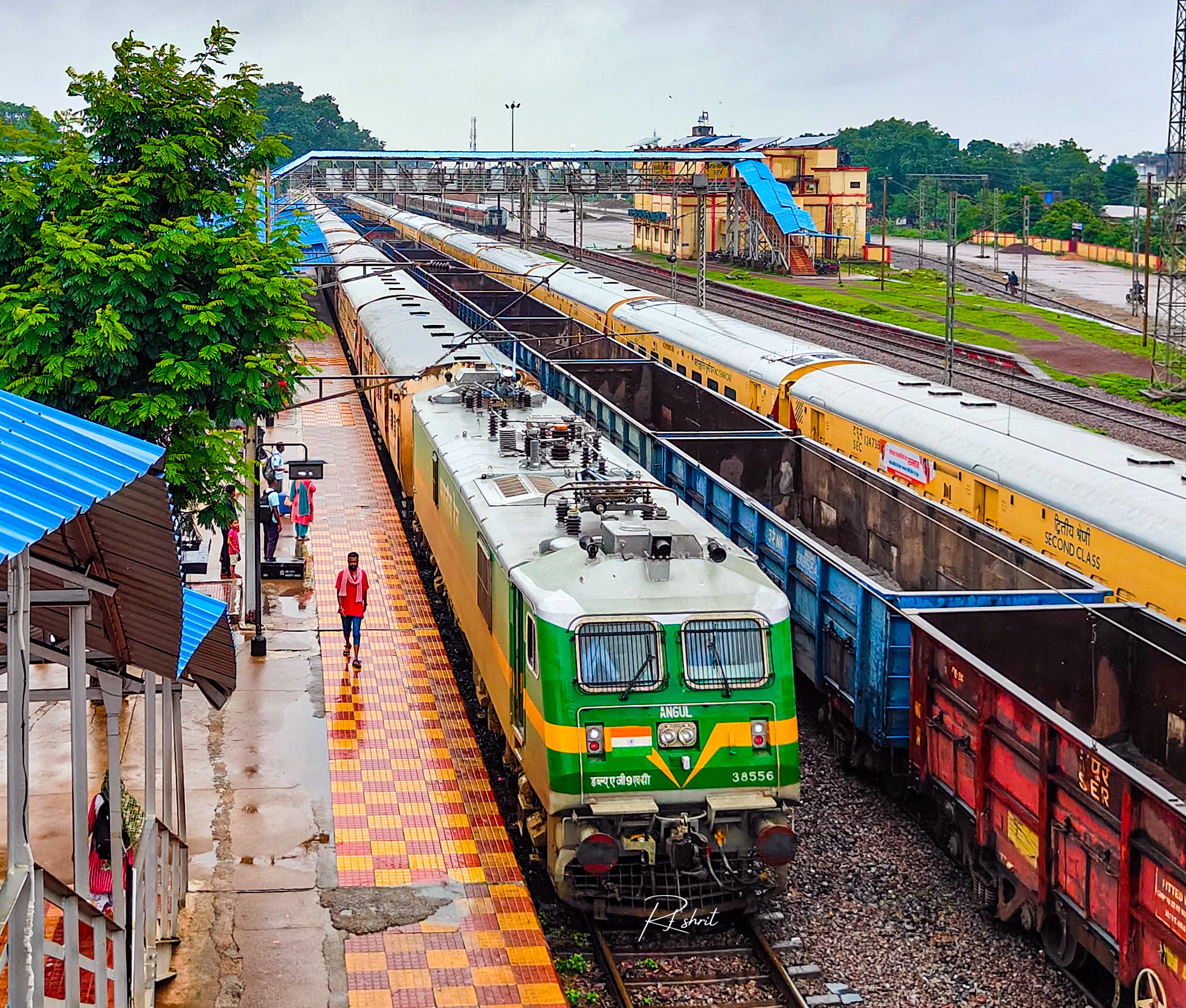 37913 Howrah - Katwa Local photo 4