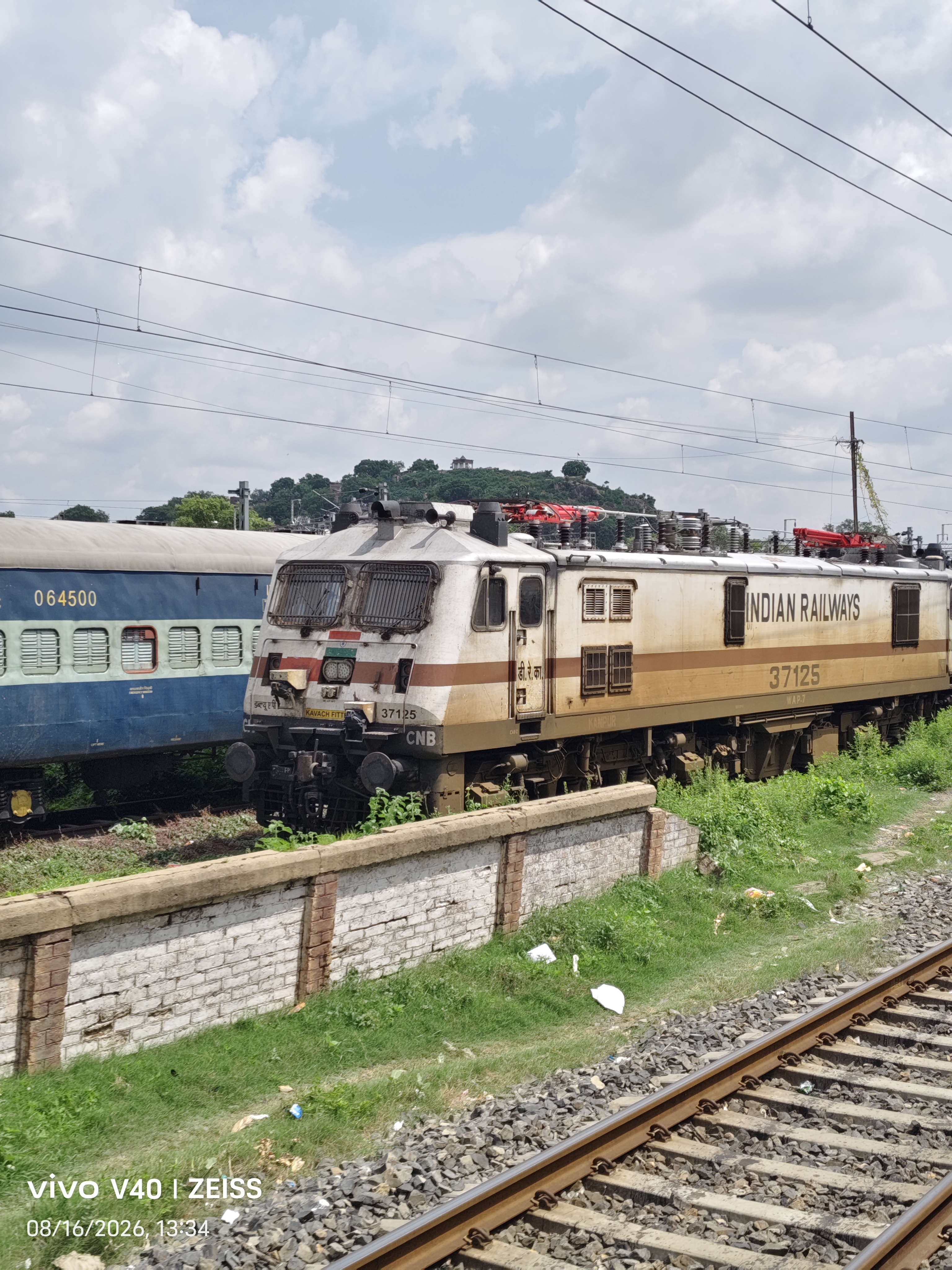 54375 Prayagraj Sangam - Jaunpur Passenger photo 6