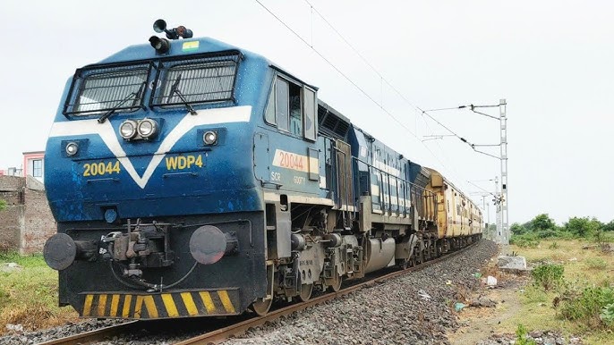 22935 Bandra Terminus - Palitana Weekly SF Express photo 4