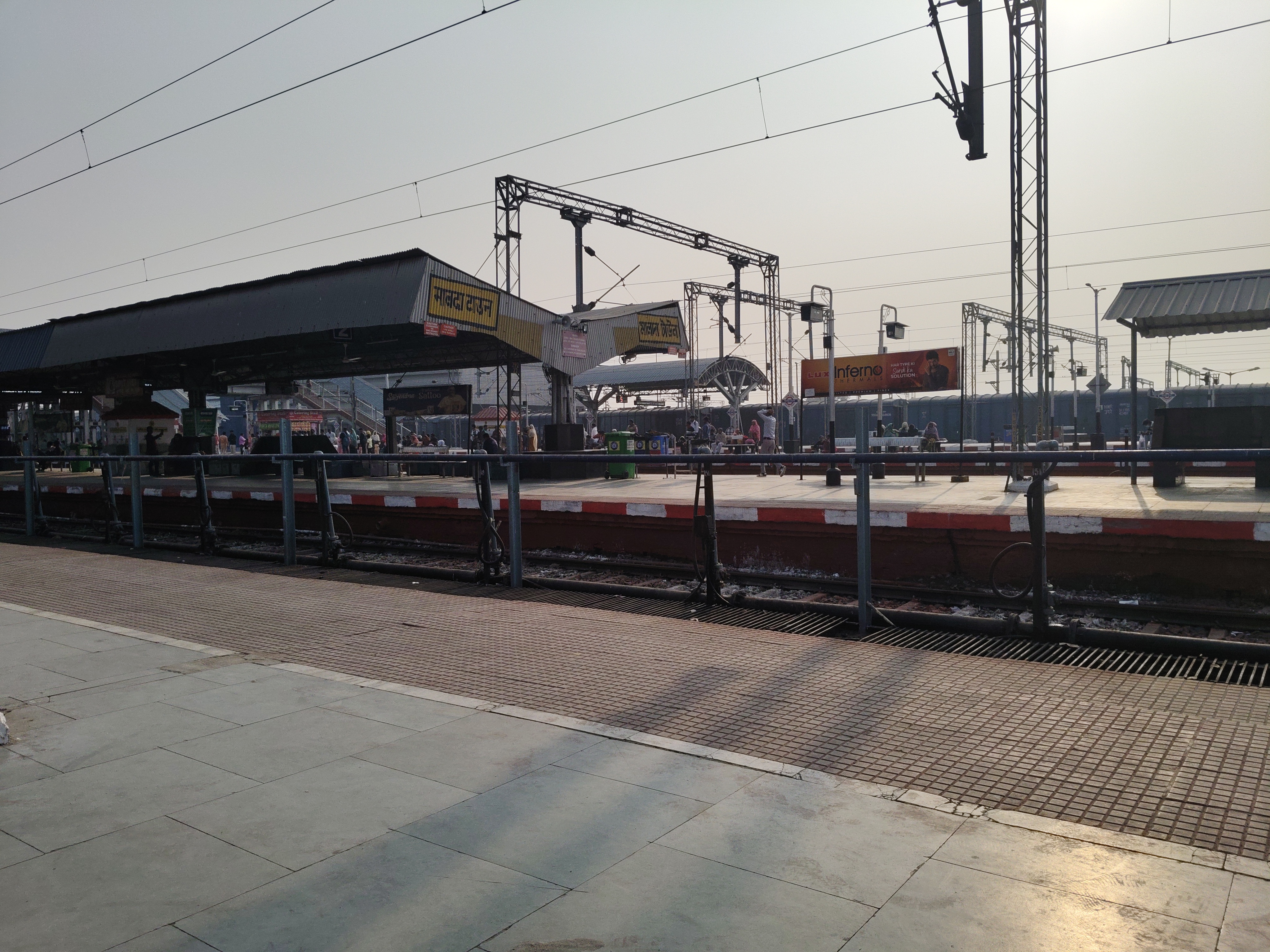 40029 Chennai Beach - Tambaram EMU (12 Car) photo 6