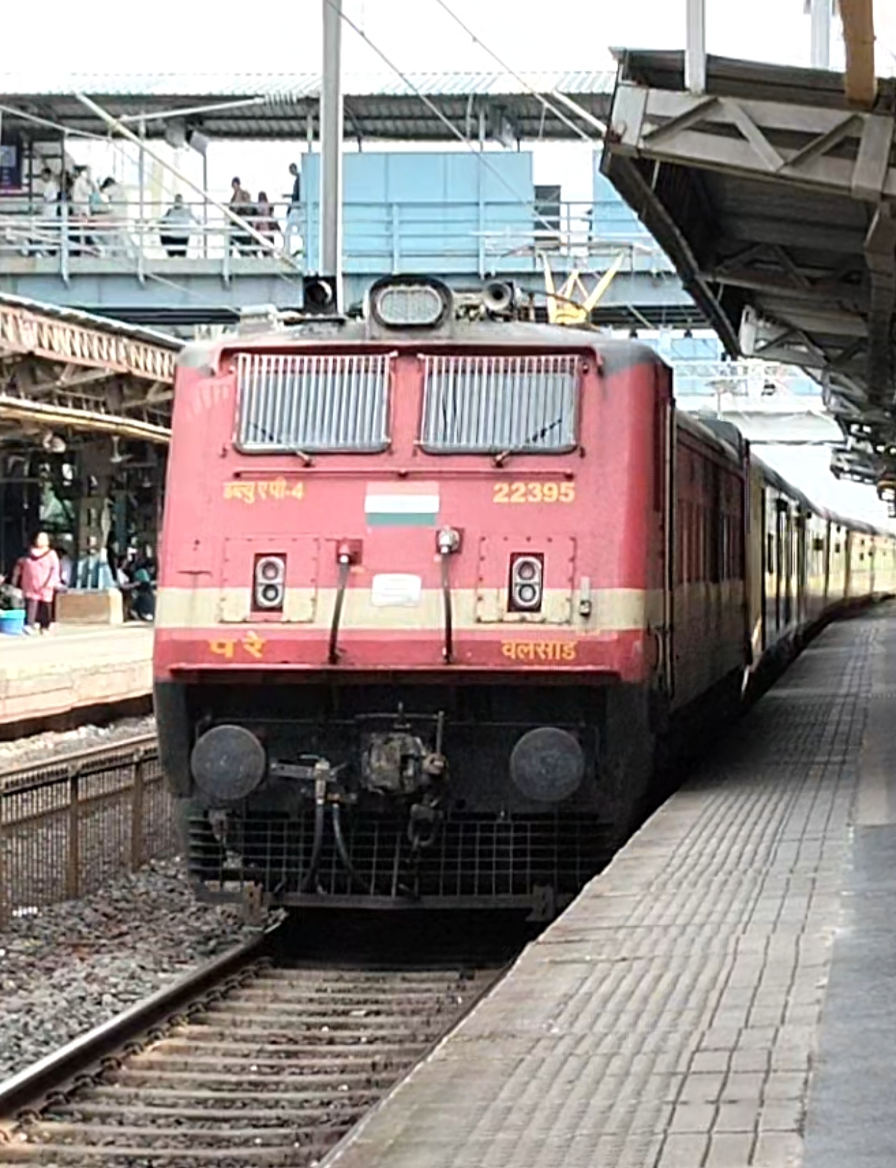 05053 Gorakhpur - Bandra Terminus Special photo 4
