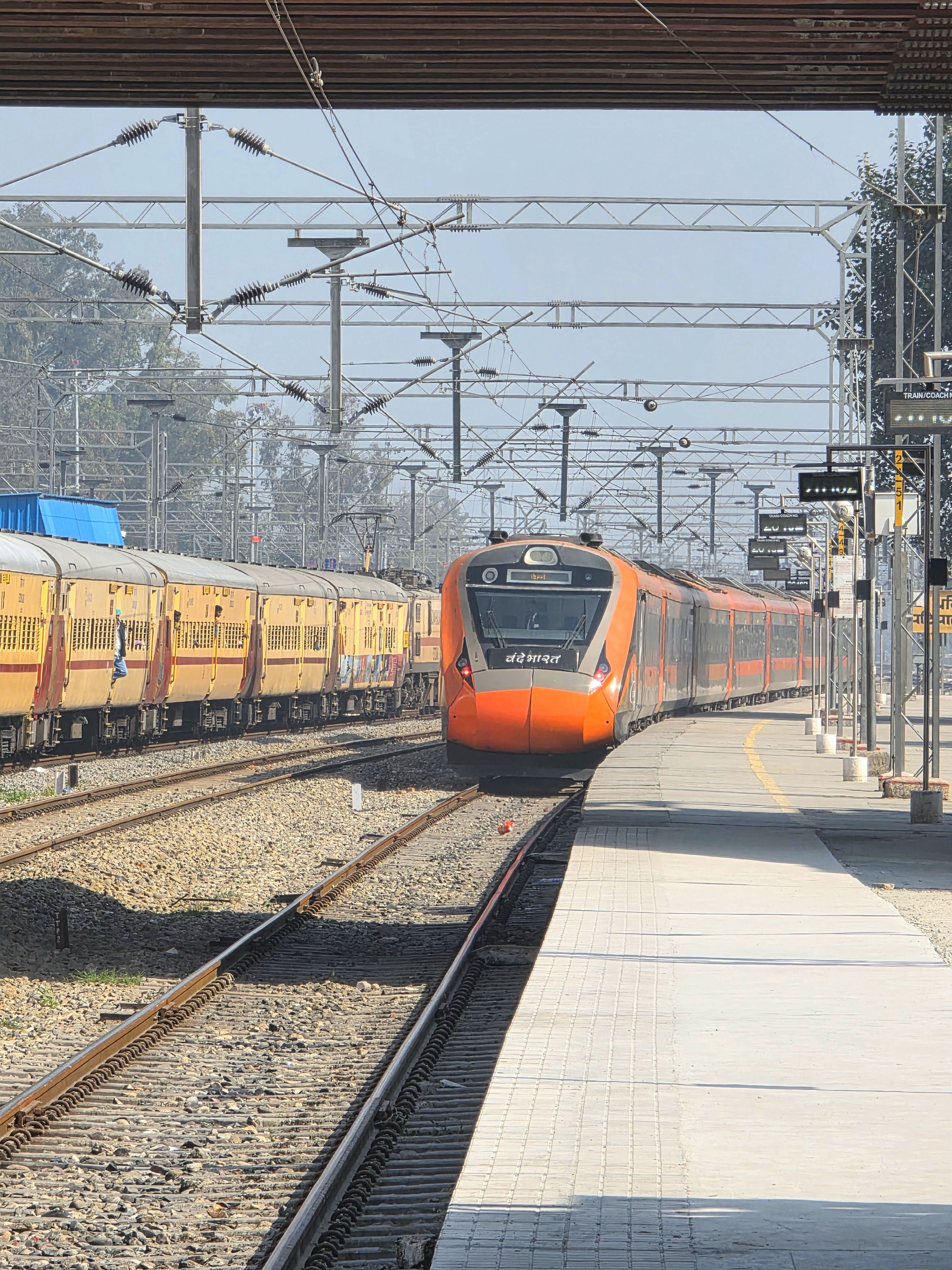 26461 Delhi - Firozpur Cantt. Vande Bharat Express photo 2