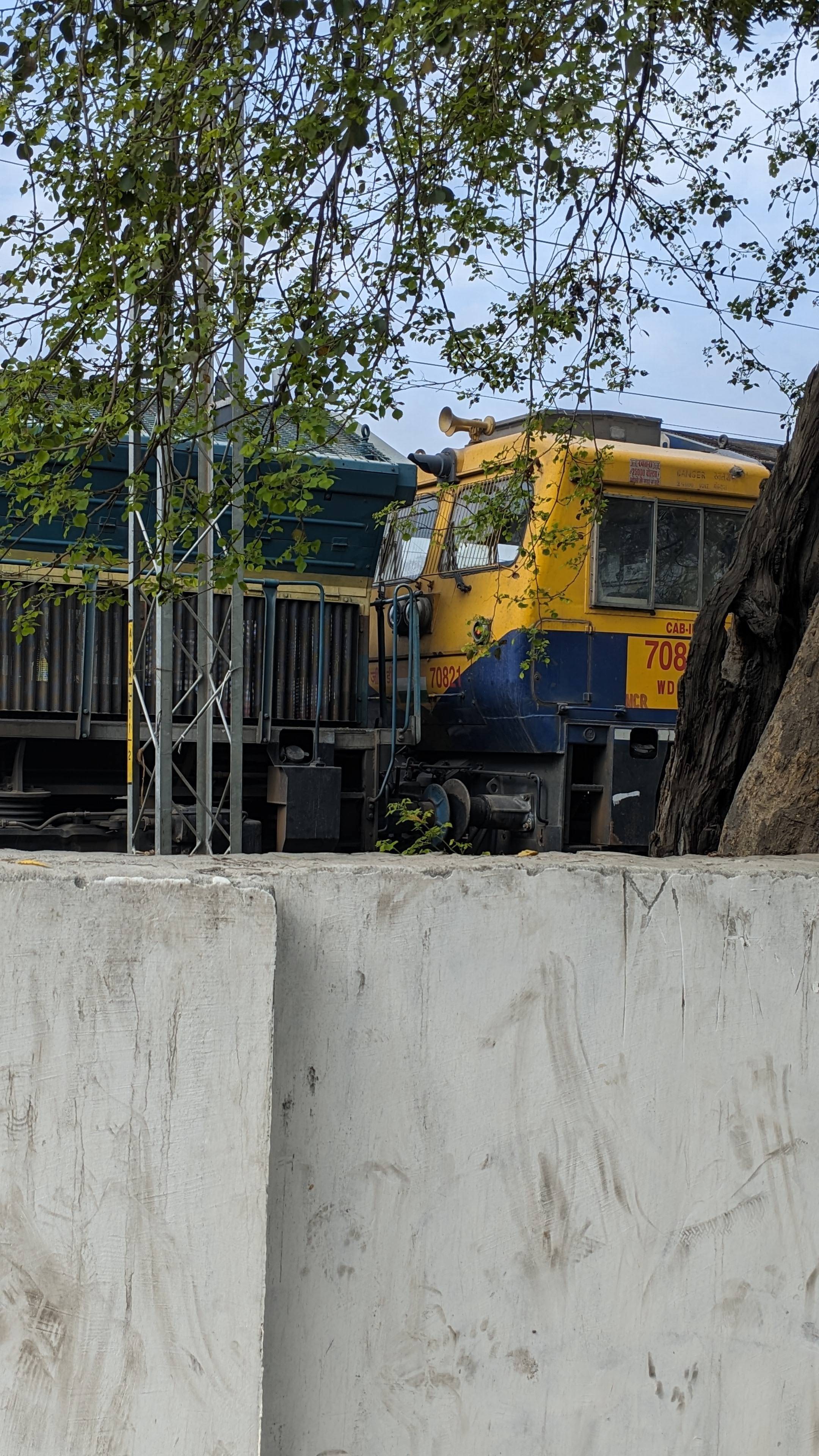77203 Guntakal - Dhone DEMU photo 7