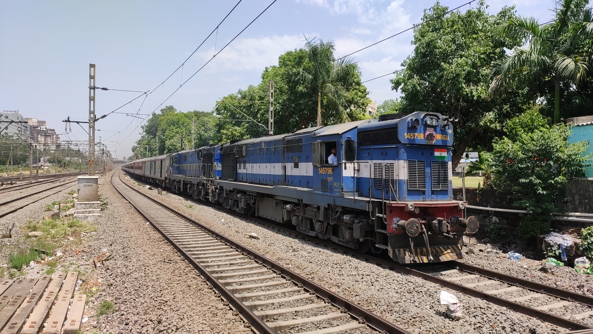 35017 Barddhaman - Katwa Local photo 3