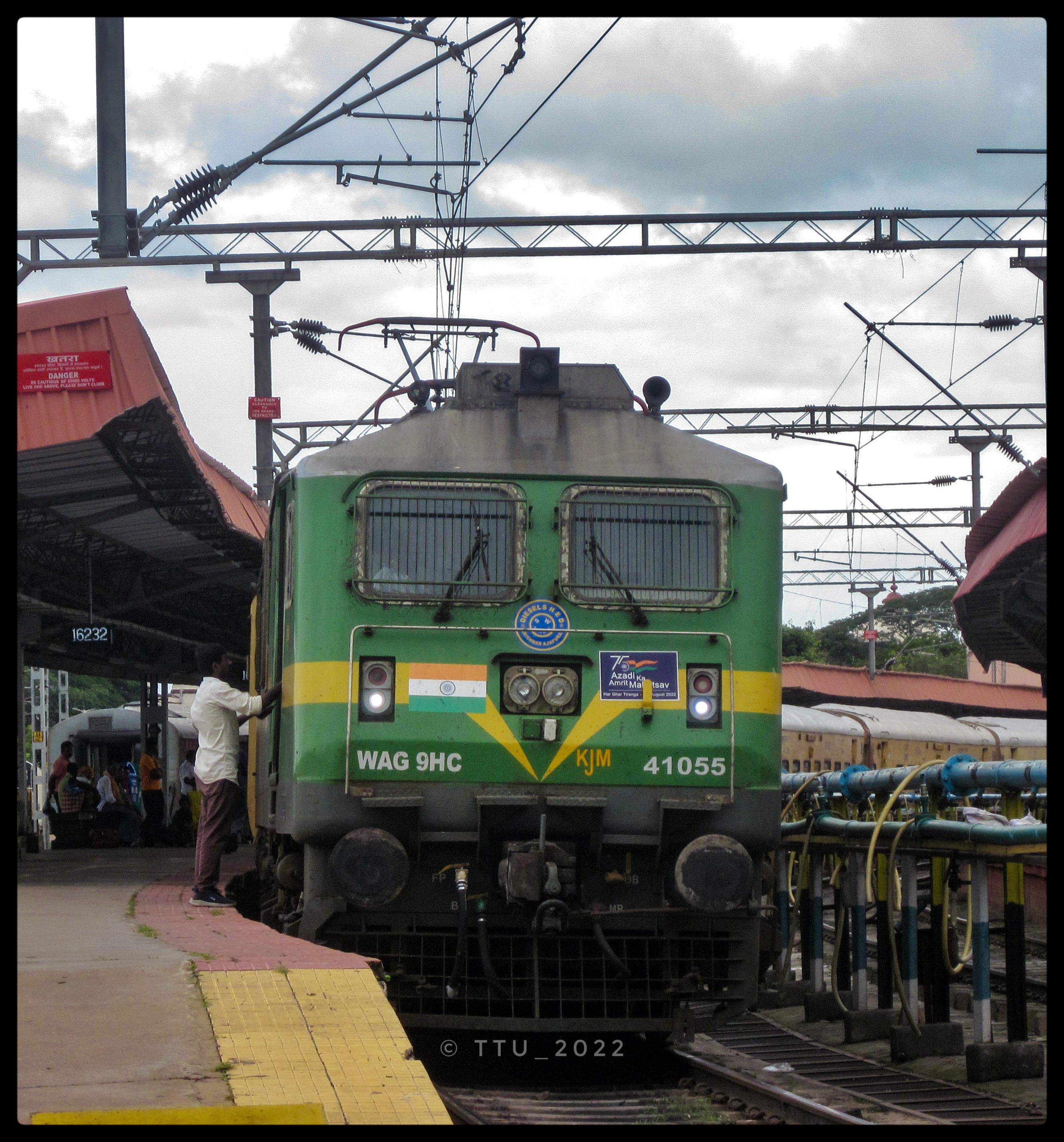 41009 Chennai Beach - St Thomas Mount EMU photo 2