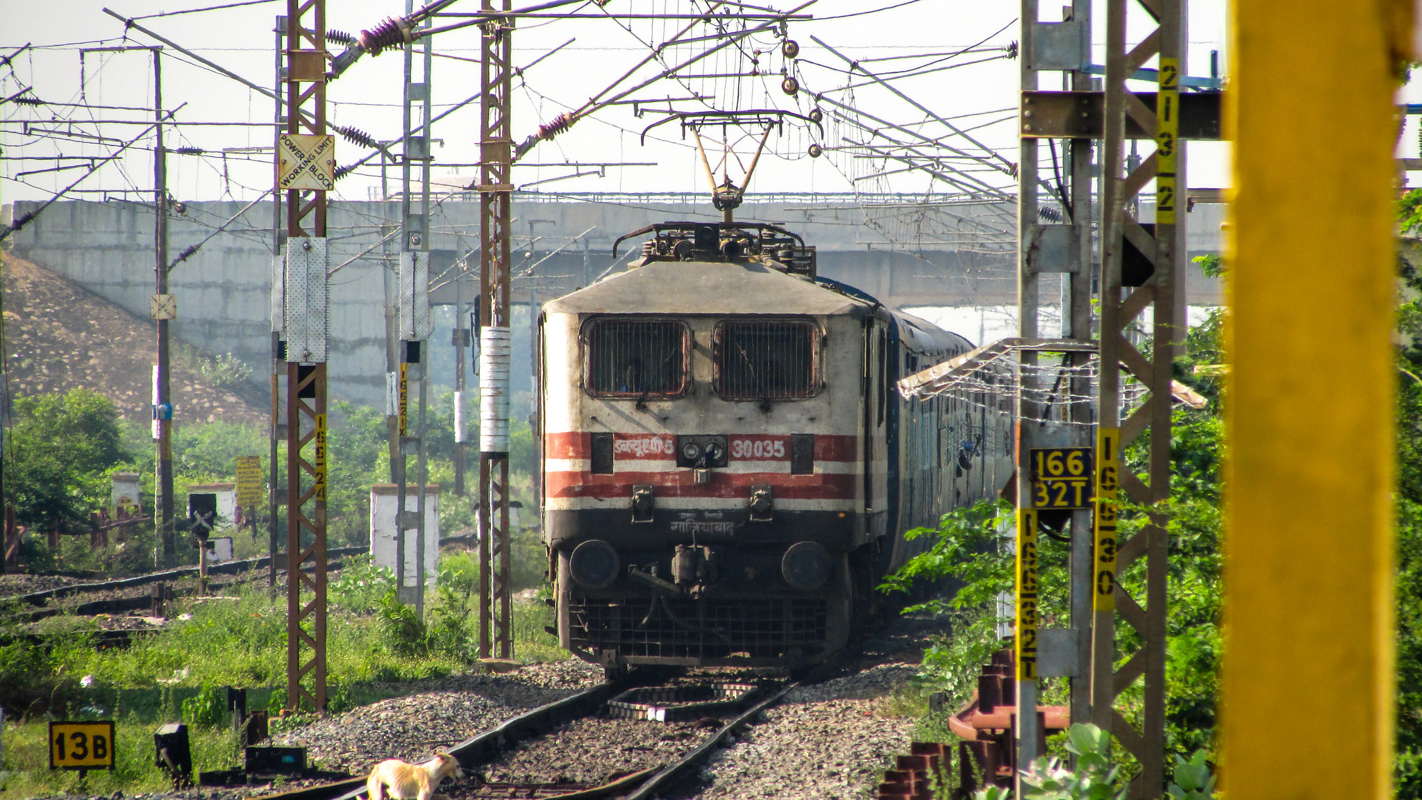 20817 Bhubaneswar - New Delhi Tejas Rajdhani Express (via Sambalpur City) photo 7