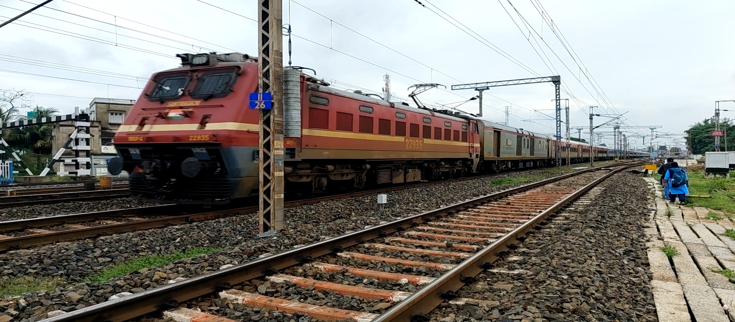 12335 Bhagalpur - Mumbai LTT SF Express photo 5