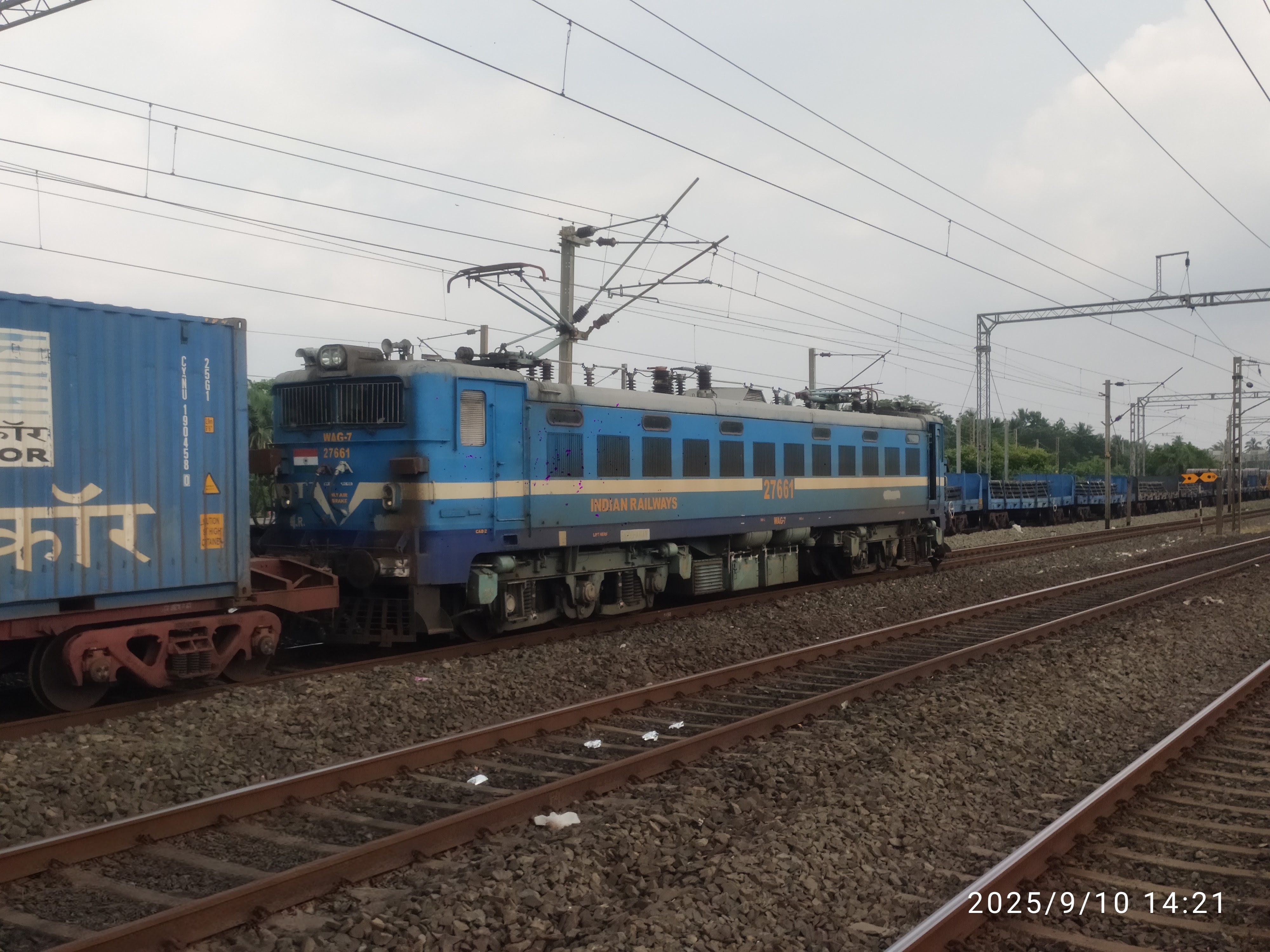 40005 Chennai Beach - Tambaram EMU (12 Car) photo 8