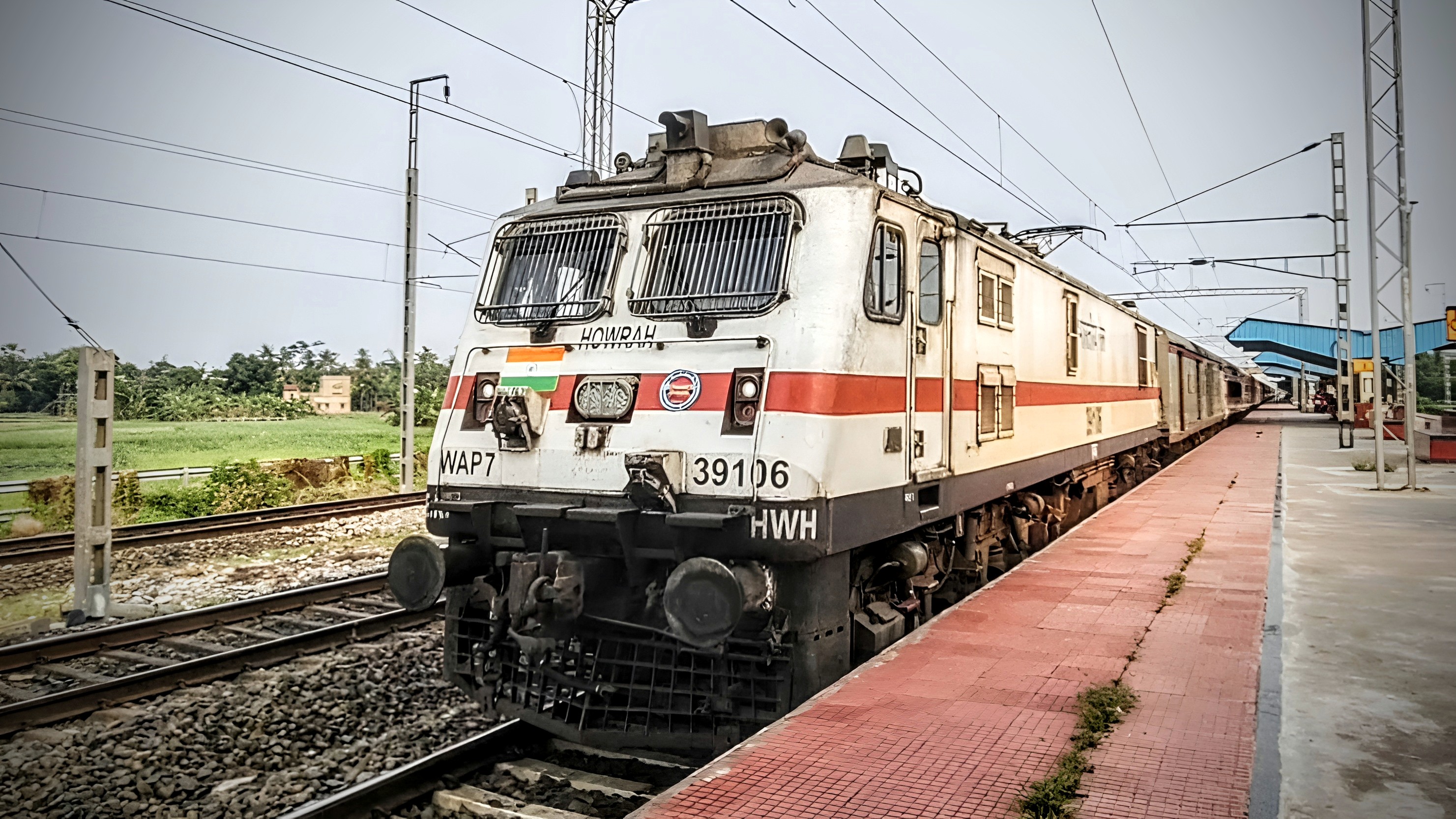 34725 Lakshmikantapur - Sealdah Local photo 7