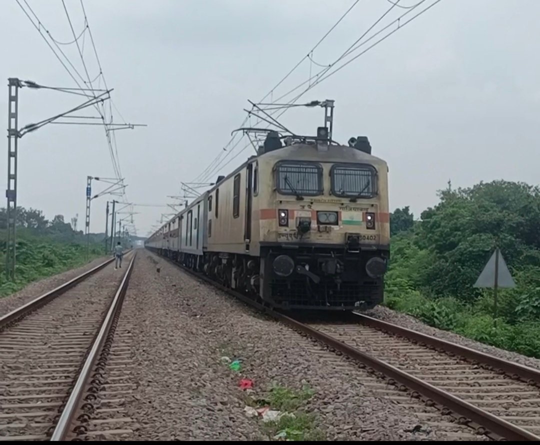 96317 A31 AC / Mumbai CSMT - Ambernath AC Slow Local photo 3