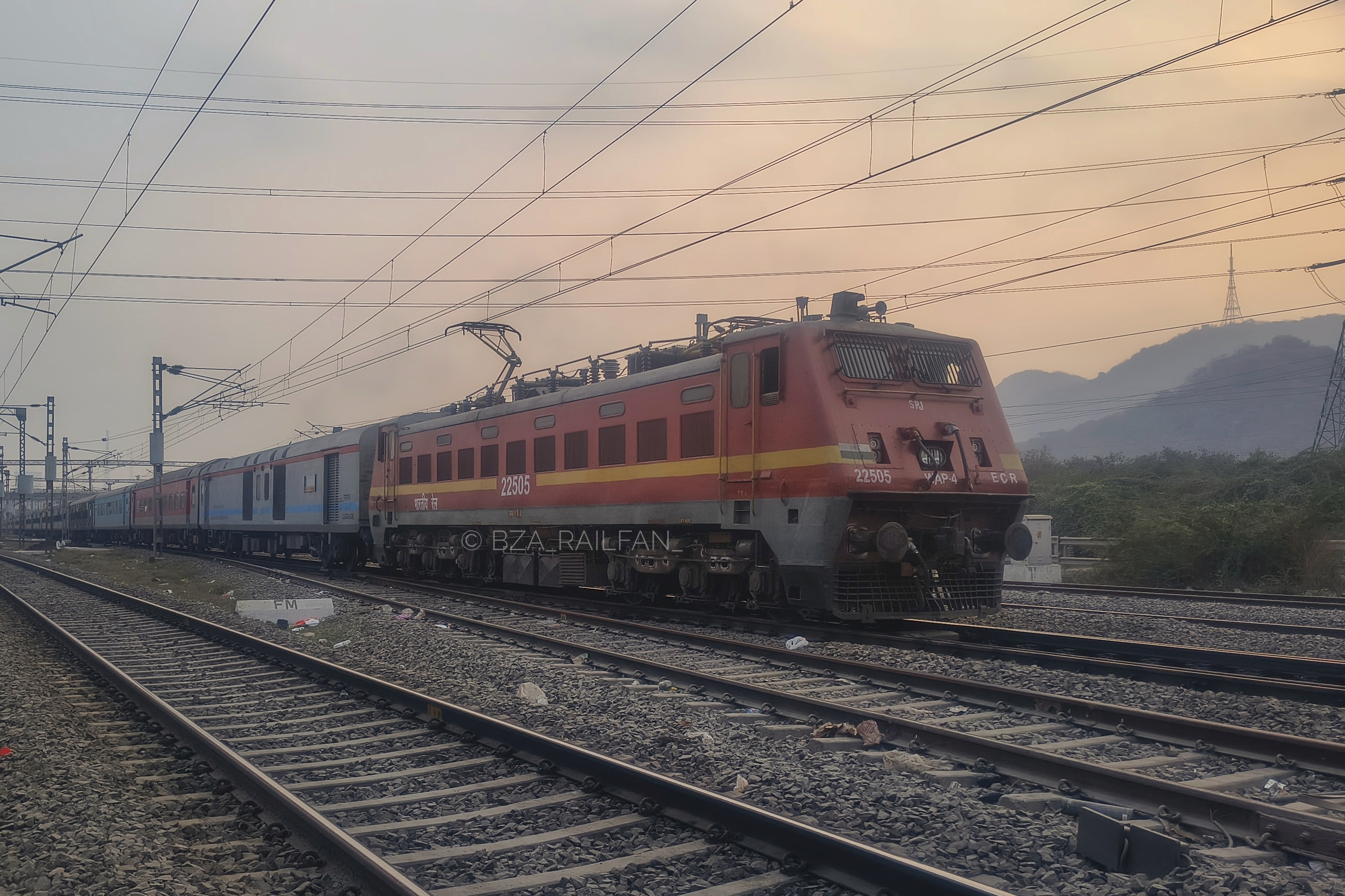 12705 Guntur - Secunderabad Intercity Superfast Express photo 4