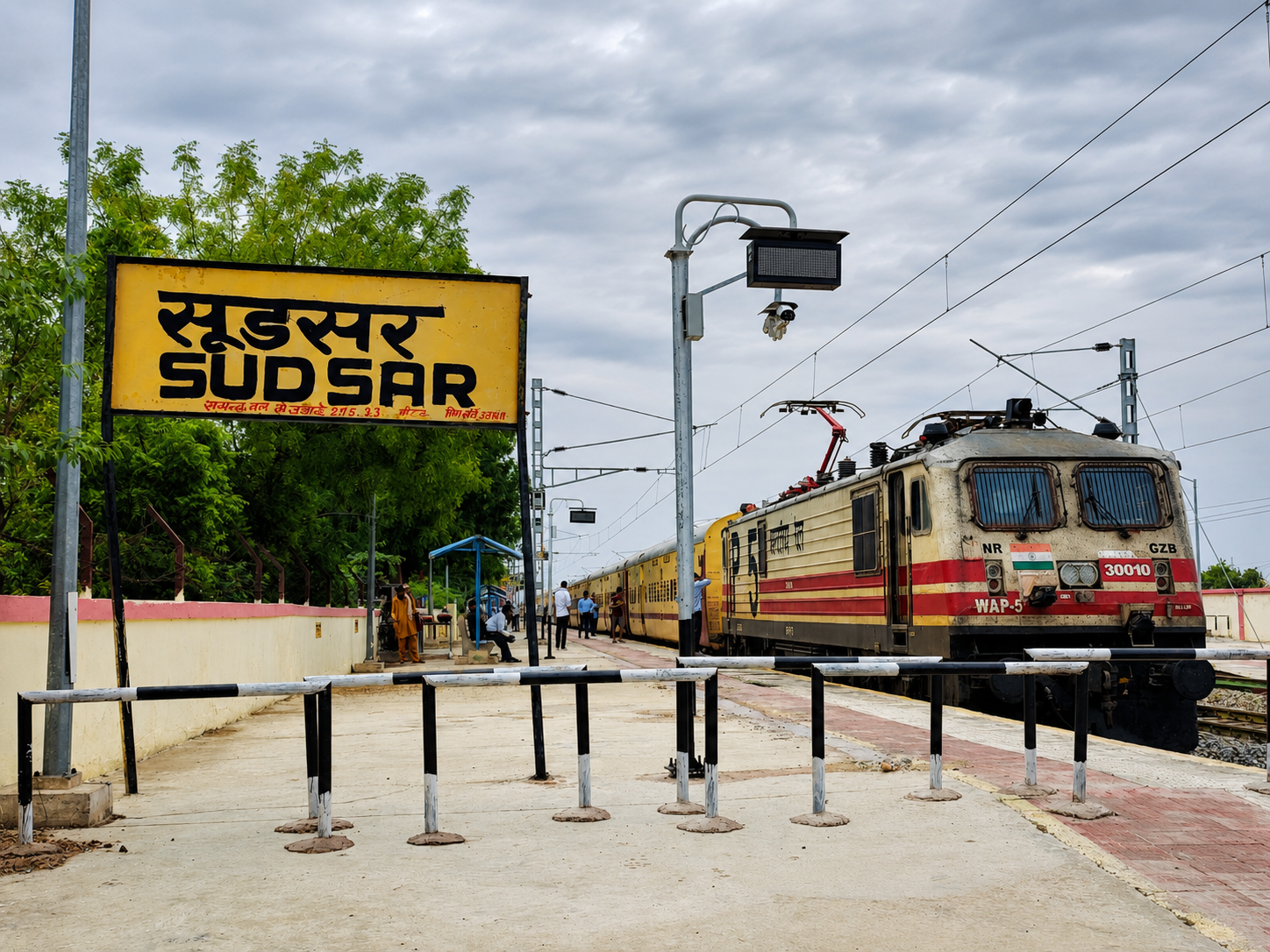 12457 Delhi Sarai Rohilla - Bikaner SF Express (via Churu) photo 1