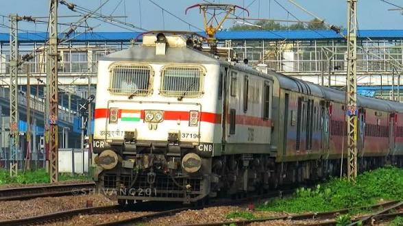 19323 Dr. Ambedkar Nagar - Bhopal Intercity Express photo 5