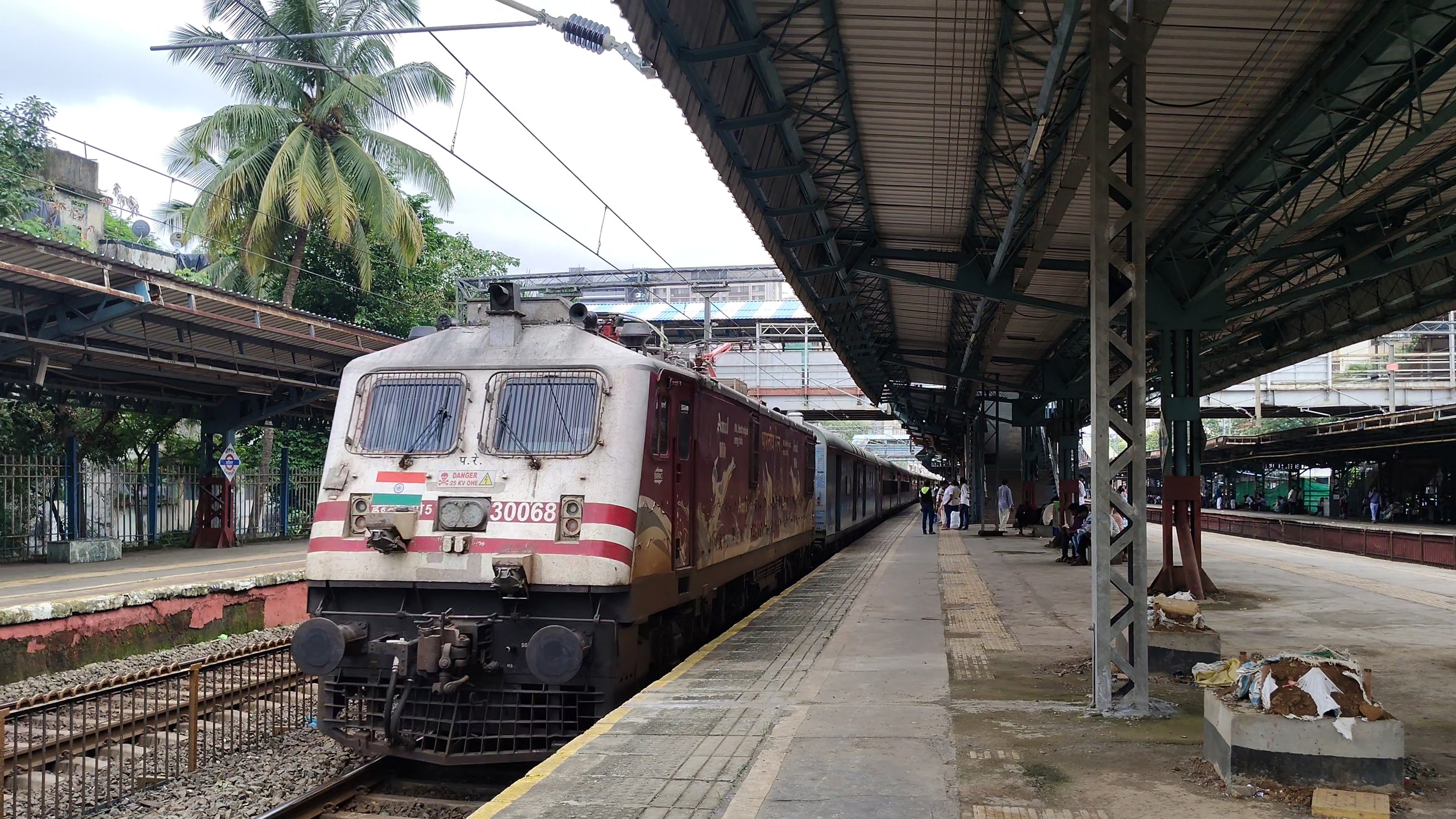 14205 Ayodhya Cantt. - Delhi Express photo 5