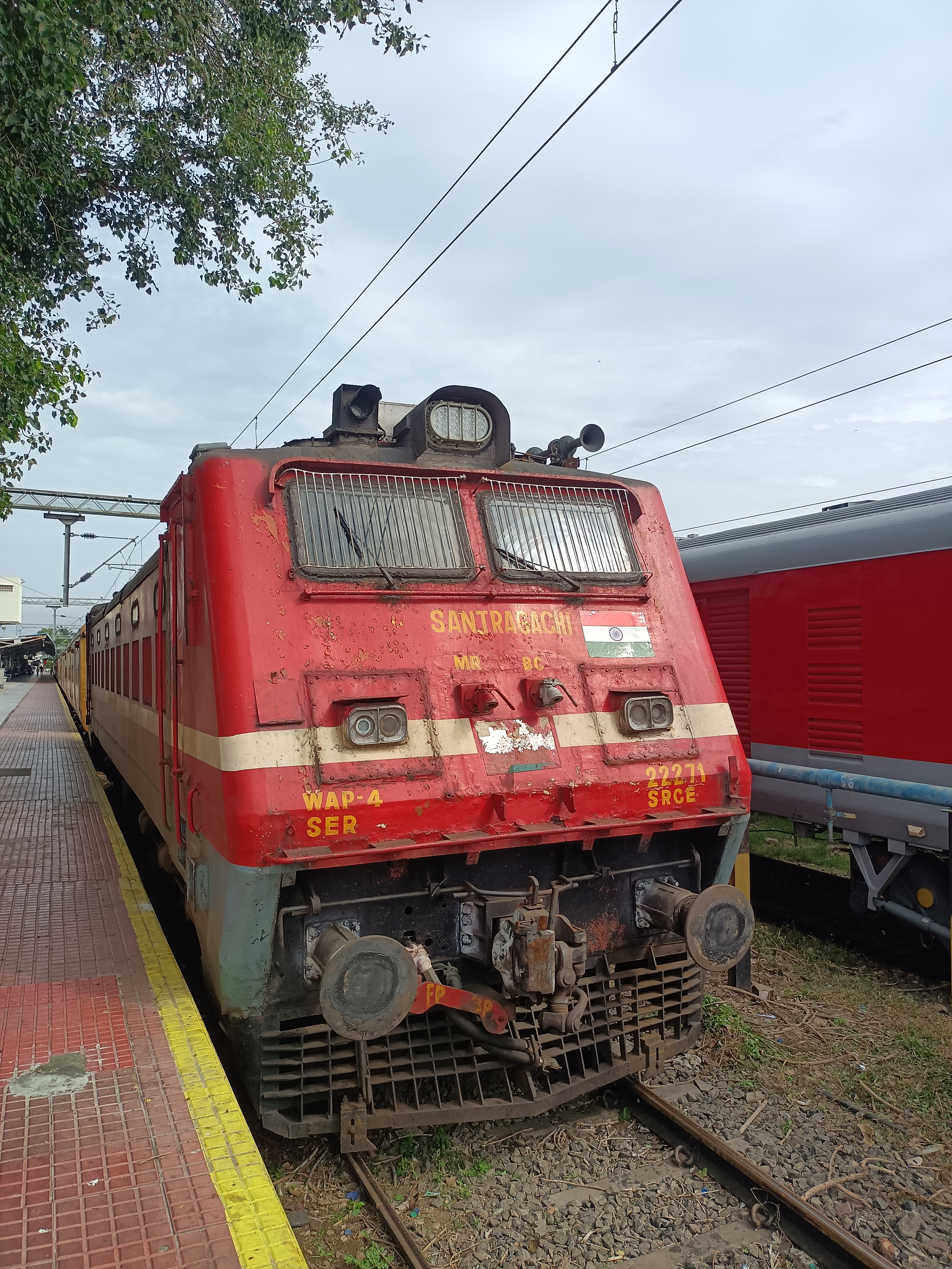 18629 Ranchi - Gorakhpur Weekly Express photo 4