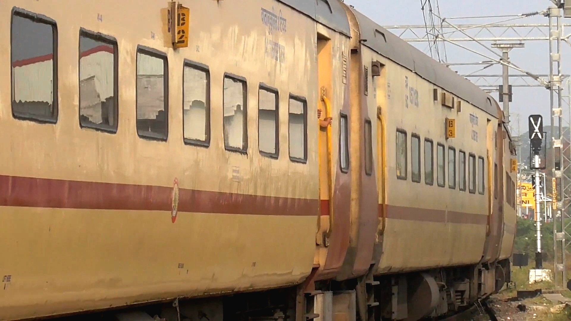 69233 Vadodara - Dahod MEMU photo 4