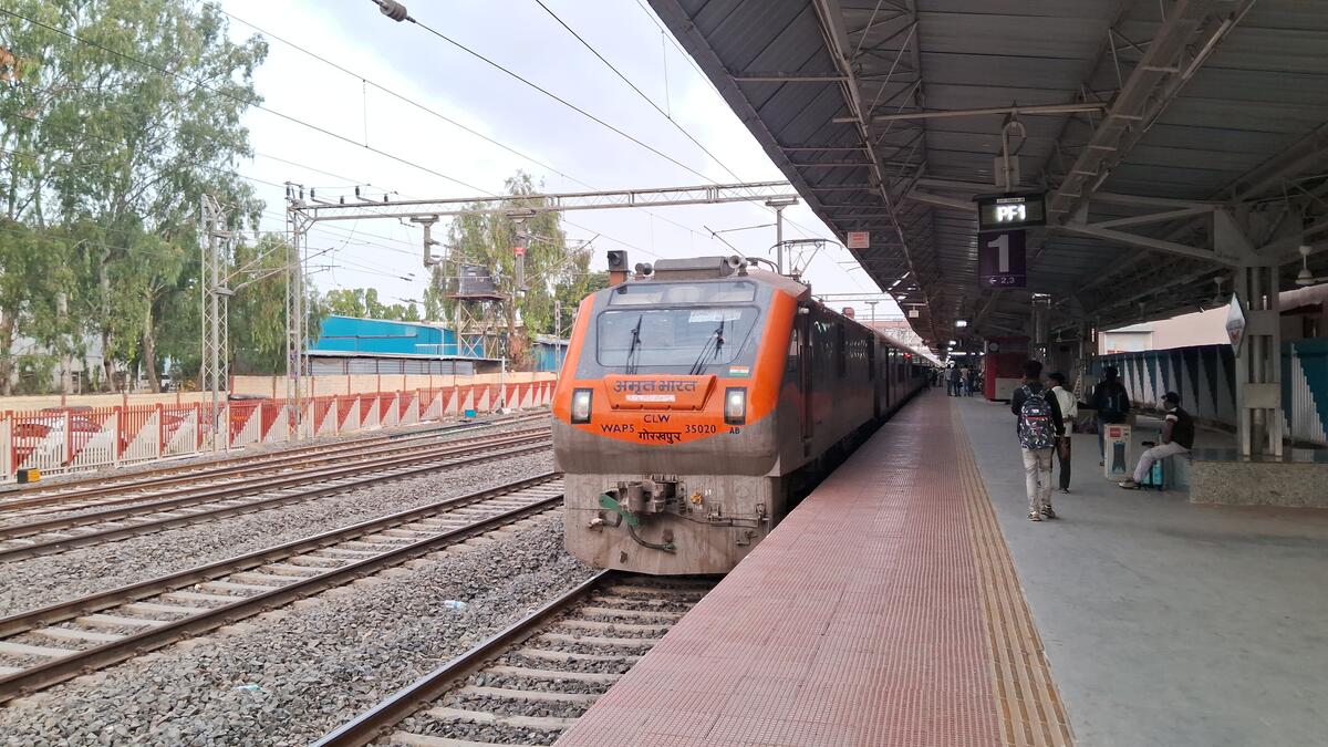 08045 Shalimar - Charlapalli Special Fare SF Special photo 1