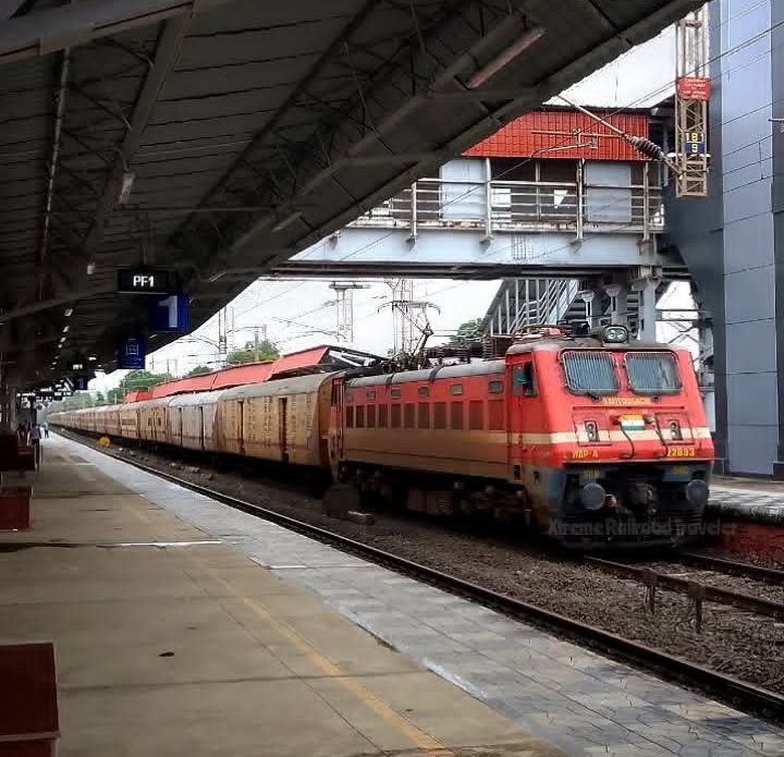 63021 Azimganj - Rampurhat MEMU photo 5