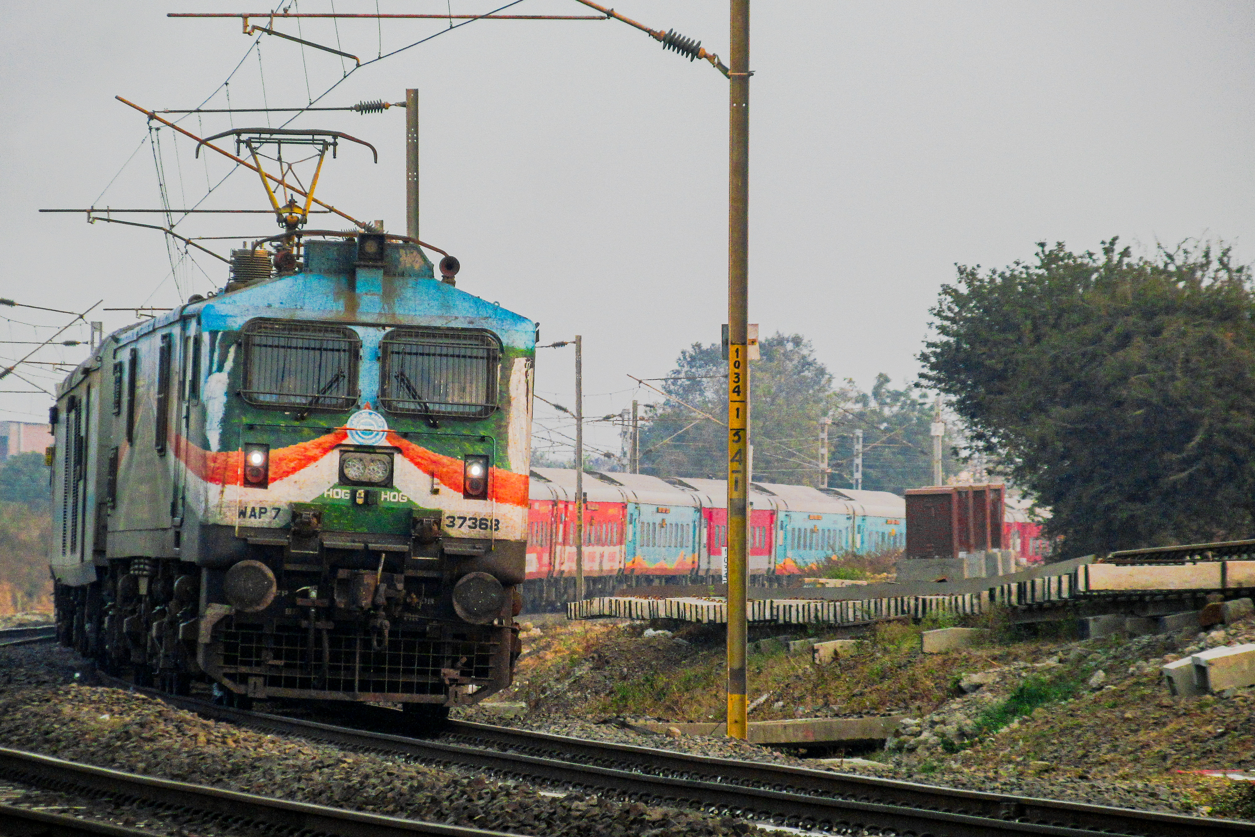 12213 Yesvantpur - Delhi Sarai Rohilla AC Duronto Express photo 5