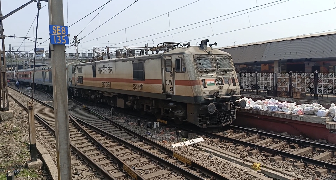 97071 K61 / Mumbai CSMT - Kalyan Slow Local photo 3