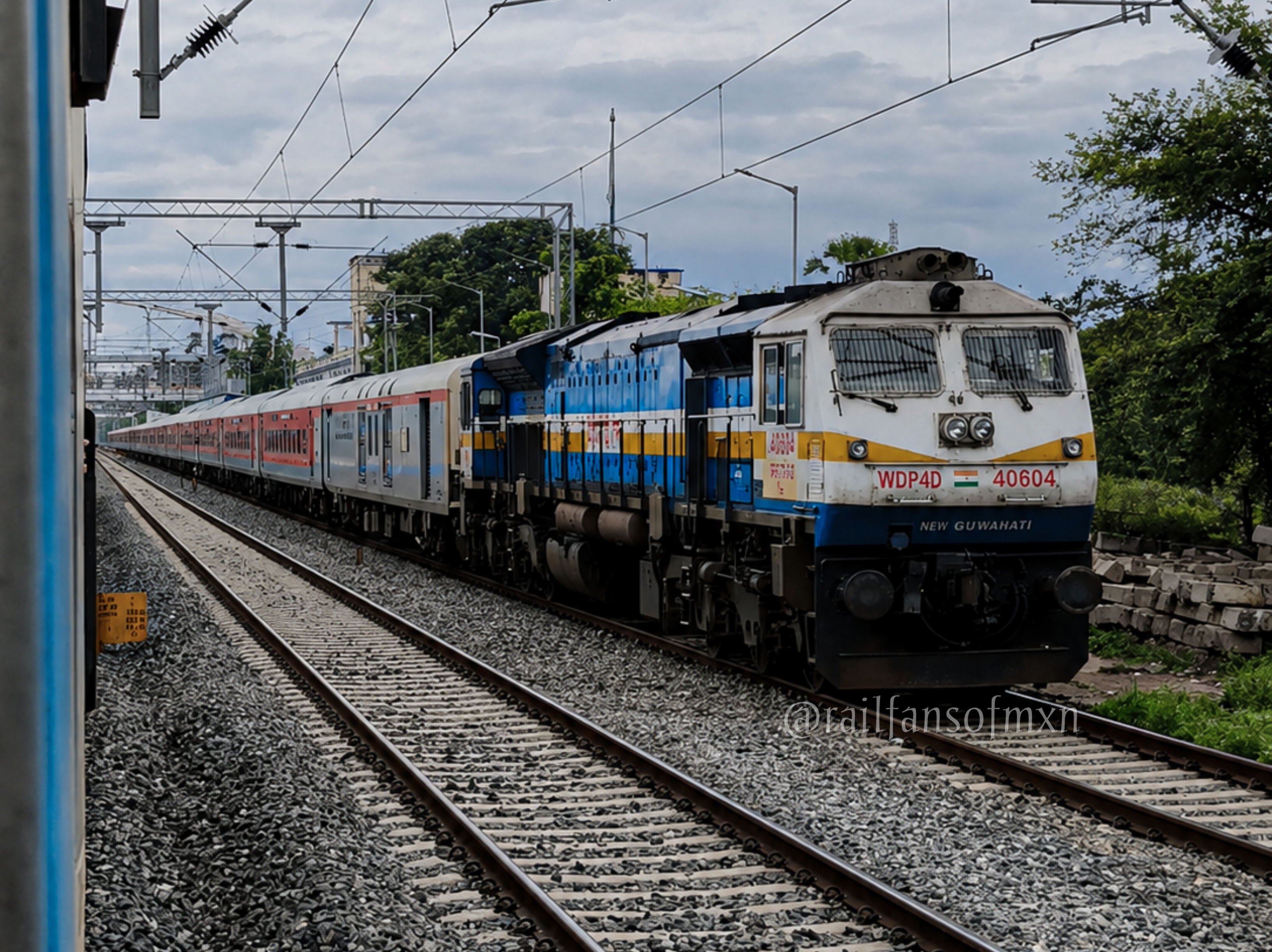 20507 Sairang - Anand Vihar Terminal Rajdhani Express photo 1