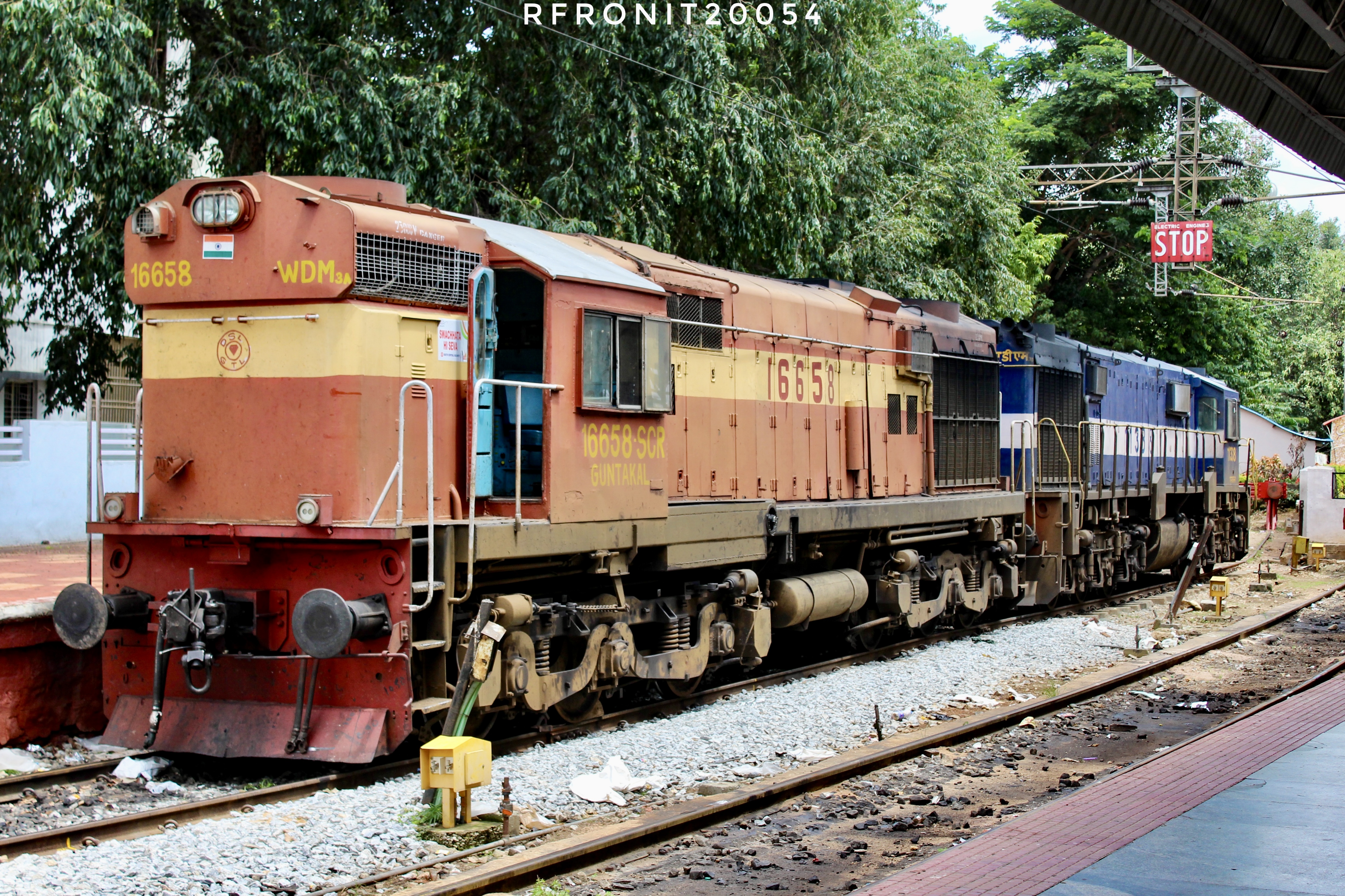 31819 Sealdah - Krishnanagar City Galloping Local photo 7