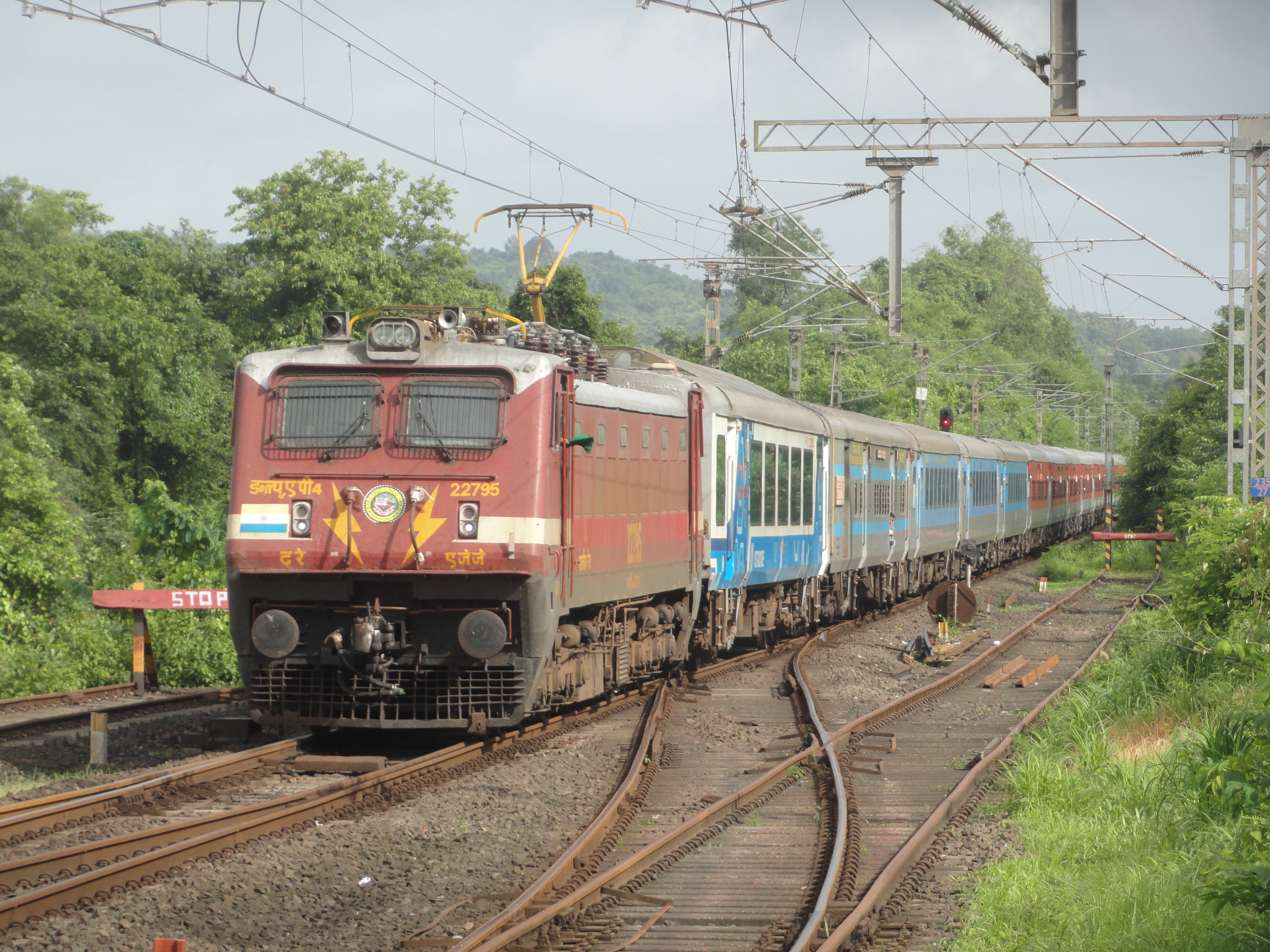 42017 Chennai Central Suburban - Gummidipundi EMU photo 4
