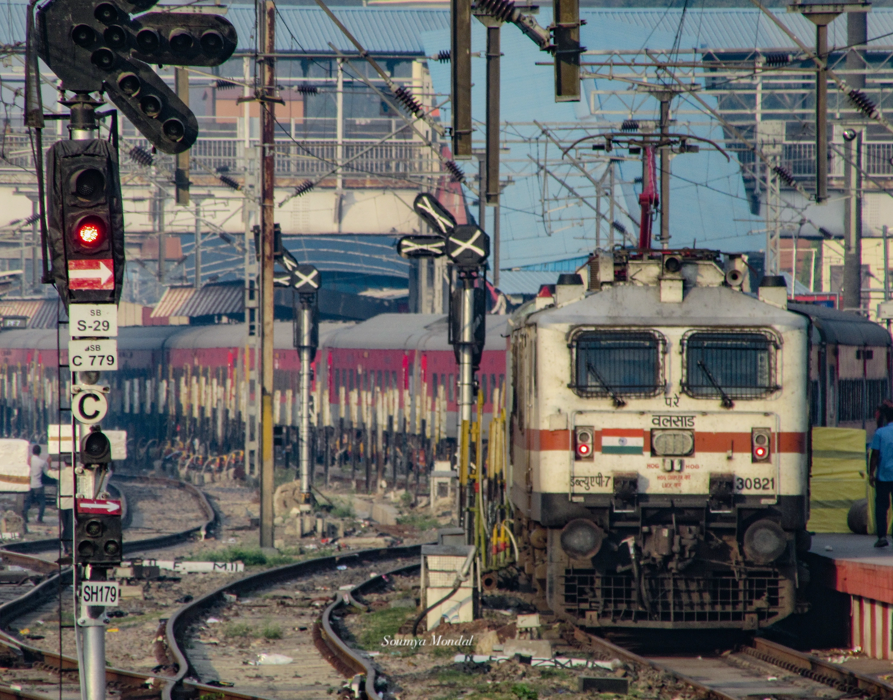 12755 Kakinada Port - Bhavnagar Terminus SF Express photo 5