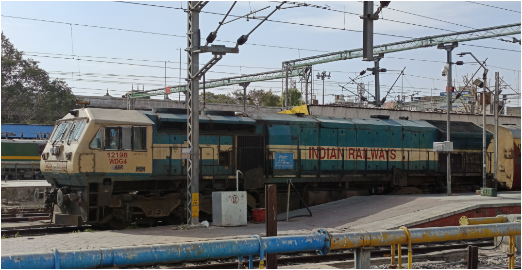 22913 Bandra Terminus - Saharsa Humsafar Express photo 2