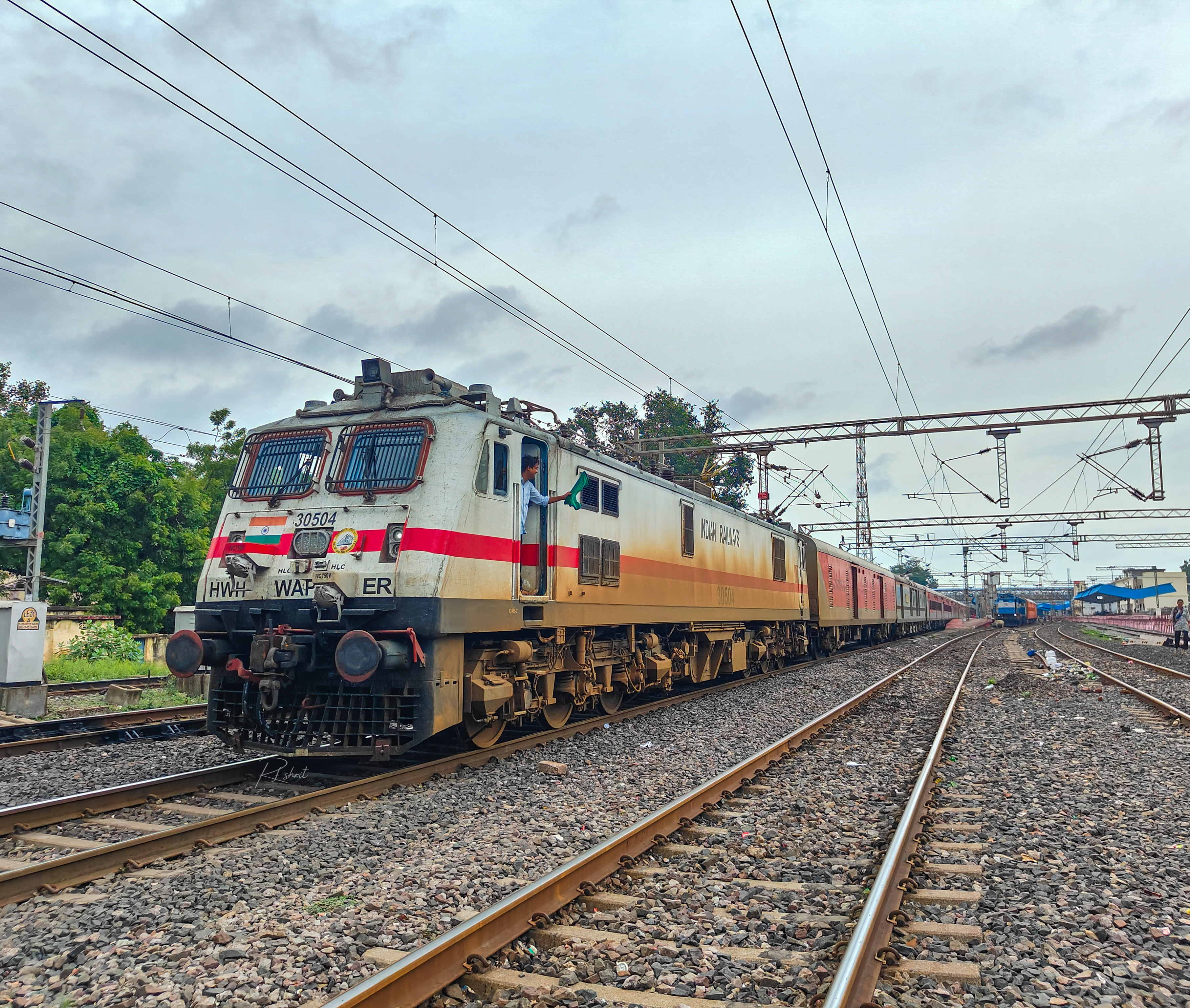 64465 New Delhi - Kurukshetra MEMU photo 2