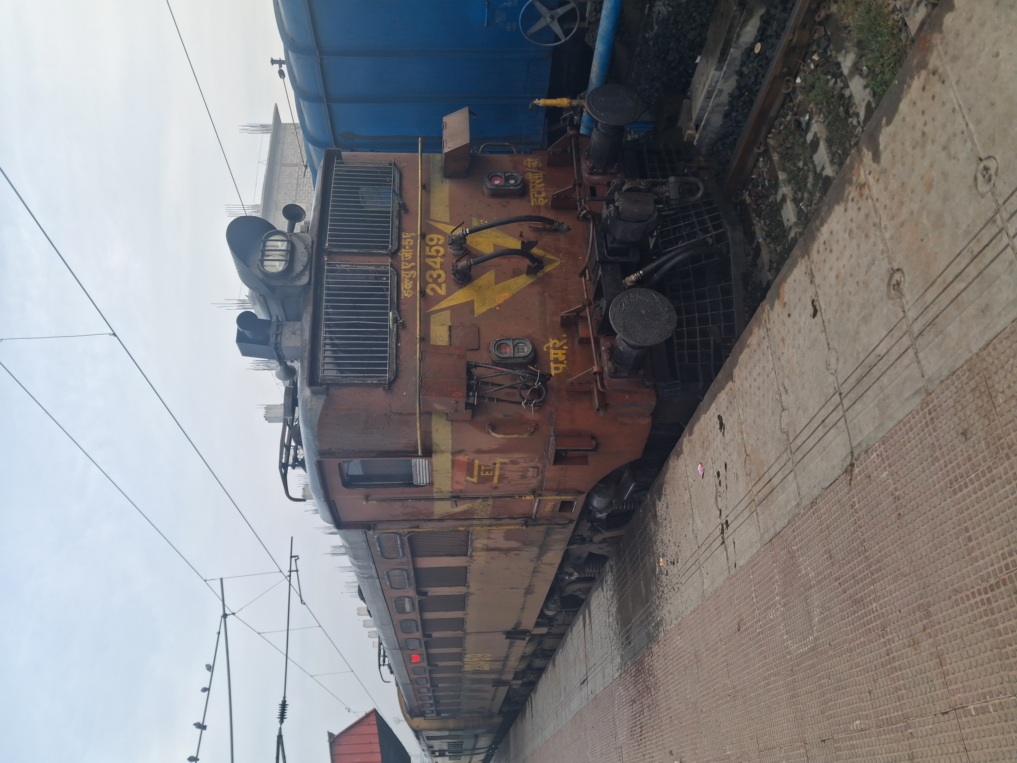 31237 Sealdah - Barrackpore Local photo 1
