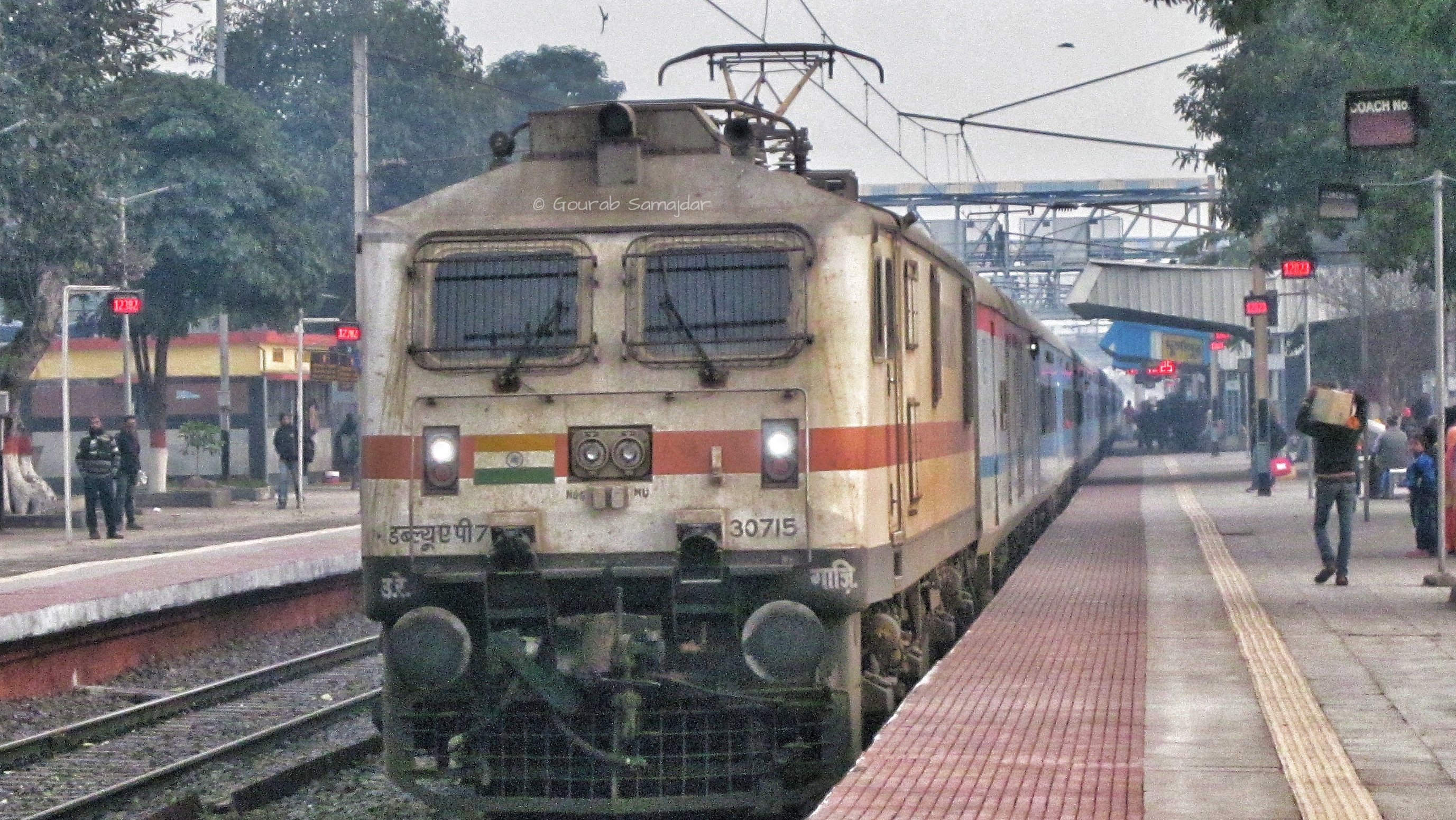 04009 Sitamarhi - Delhi Special Fare Summer Special photo 5