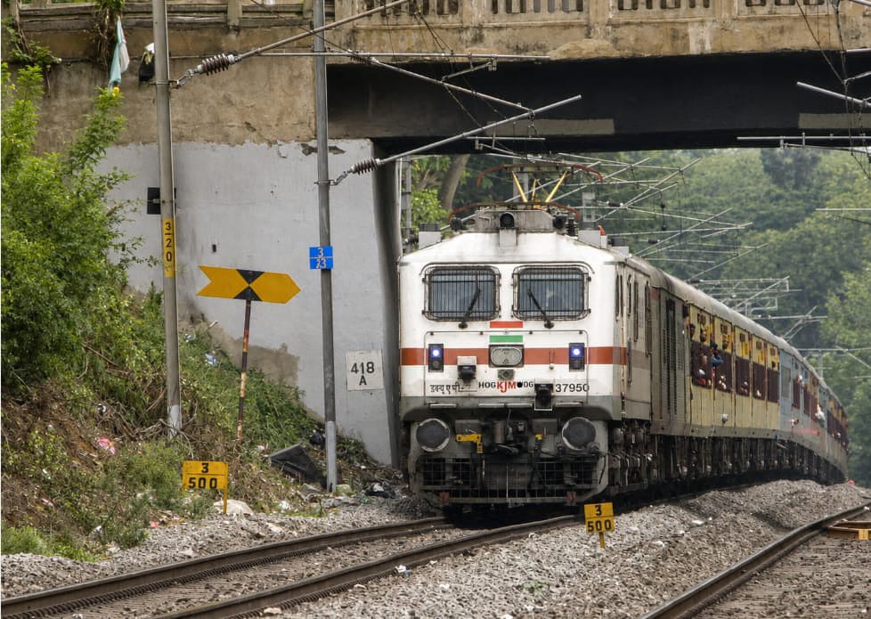 67771 Sirpur Town - Karimnagar MEMU photo 8
