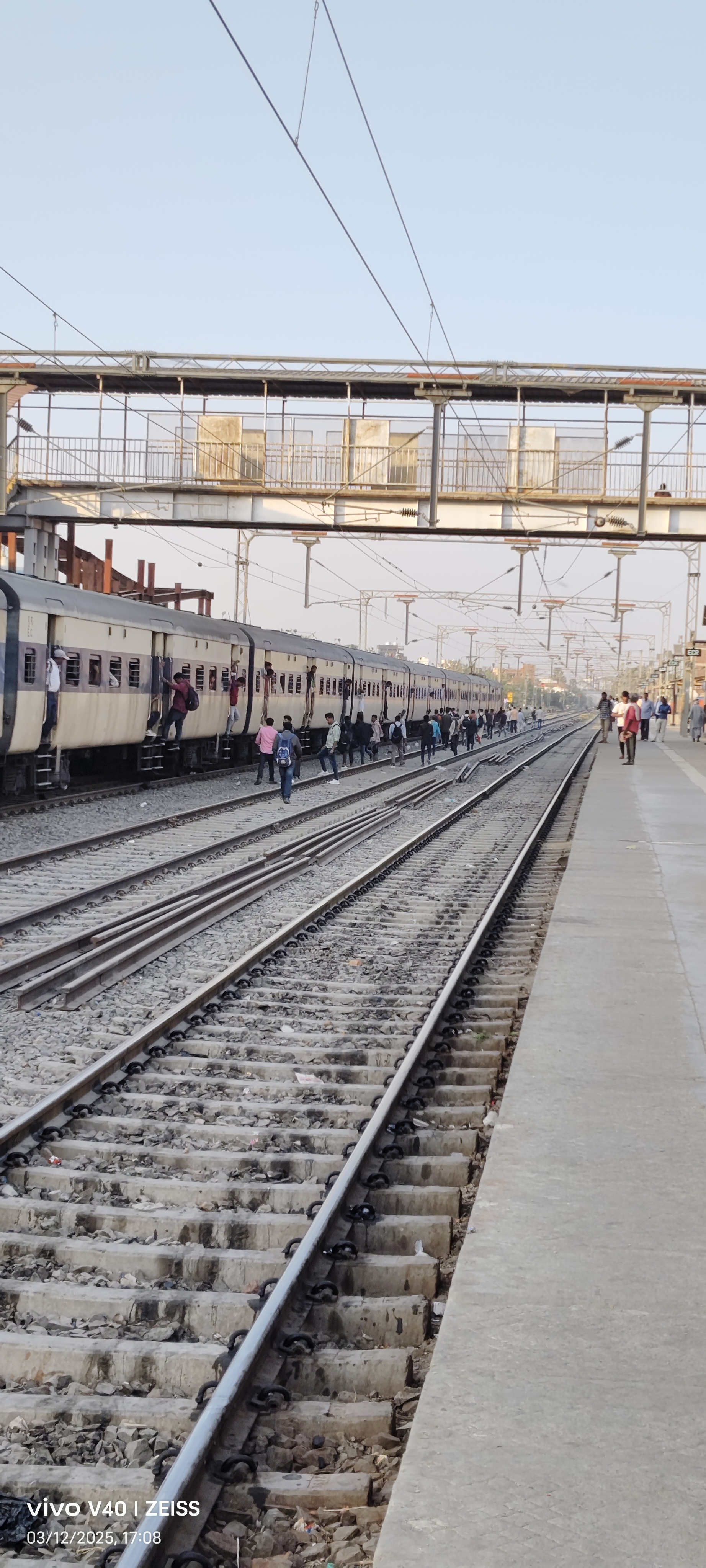 34535 Canning - Sealdah Local photo 4