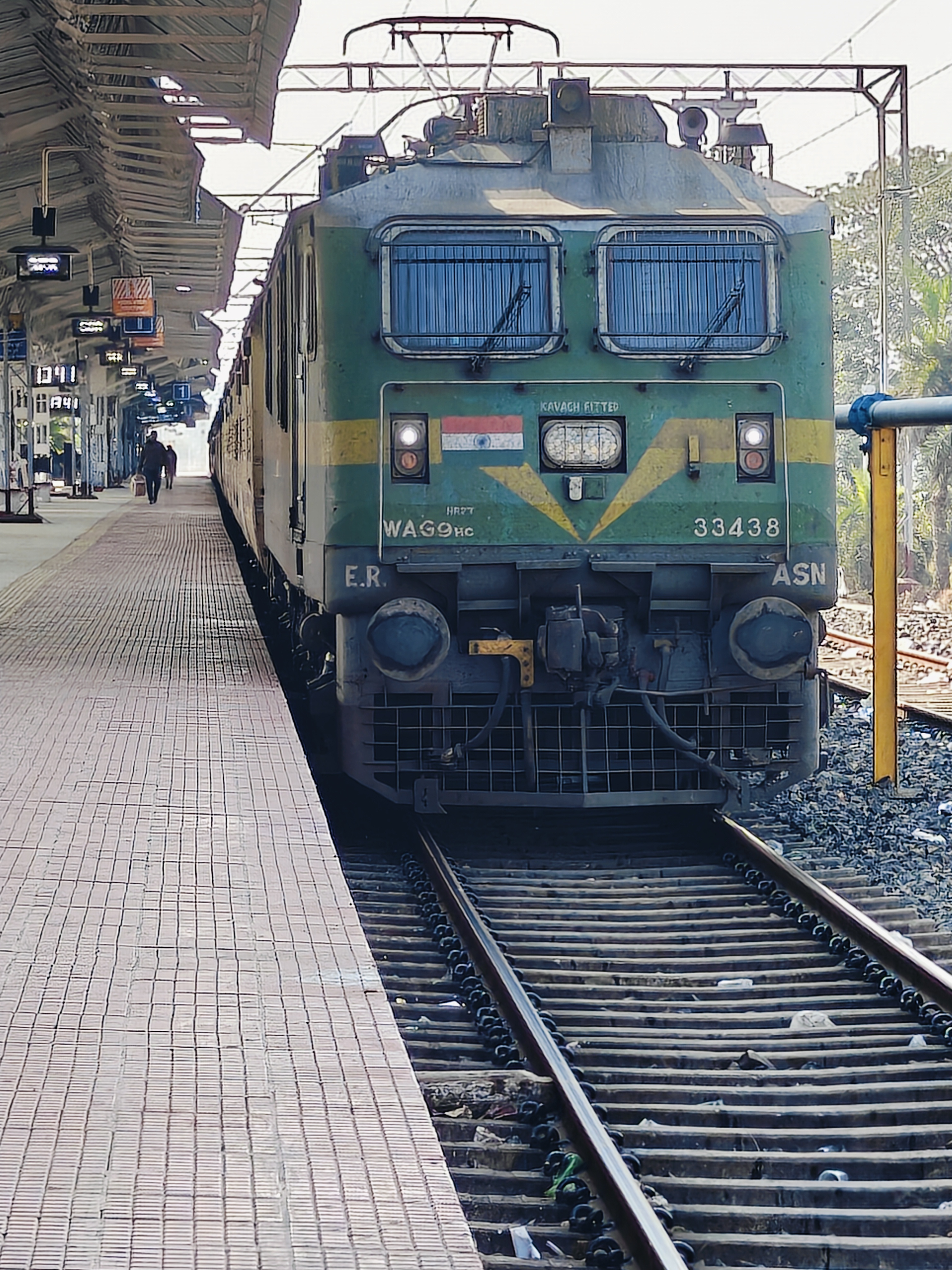 22329 Haldia - Asansol SF Express photo 3