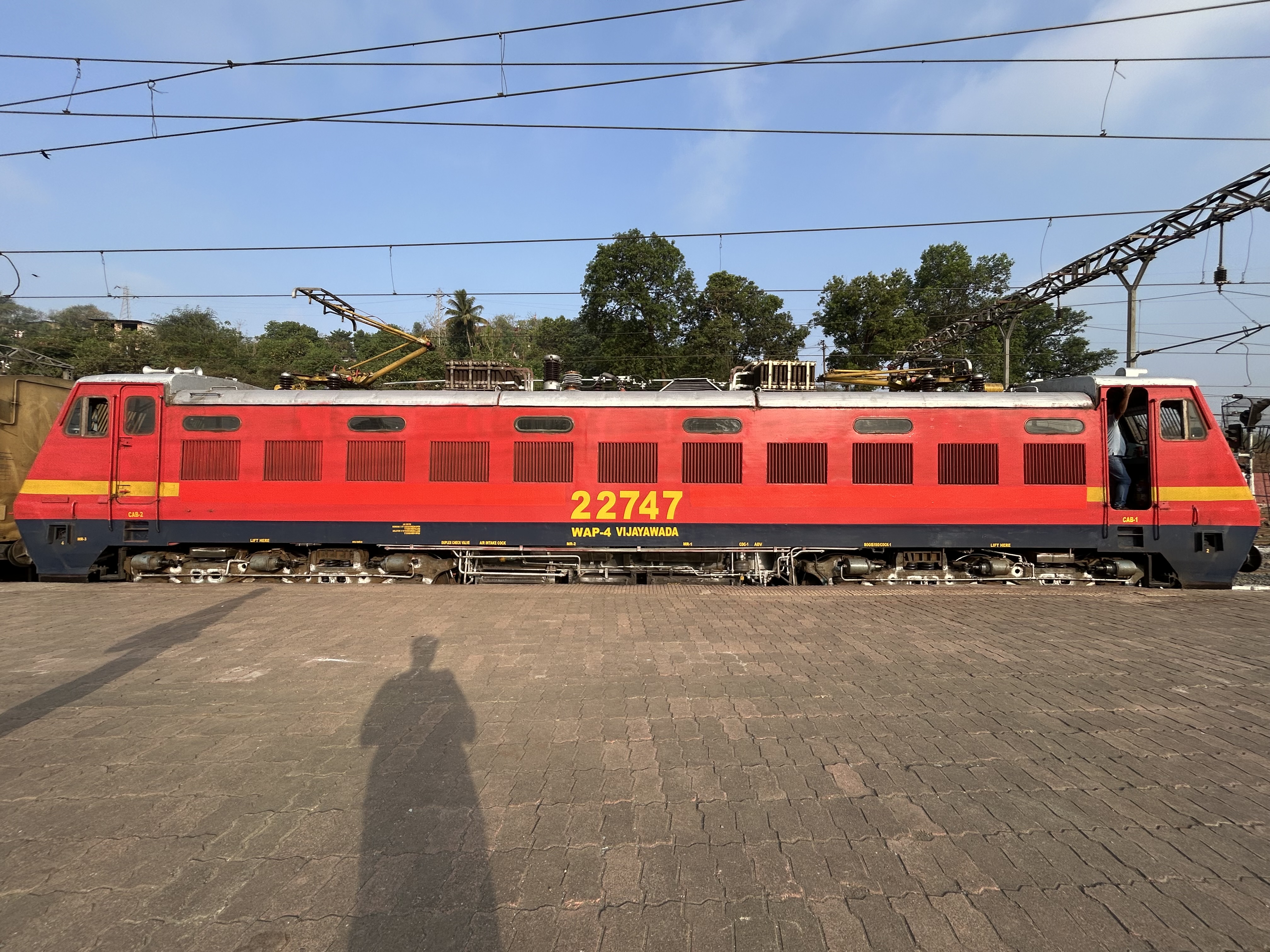 68425 Kendujhargarh - Khurda Road MEMU photo 5