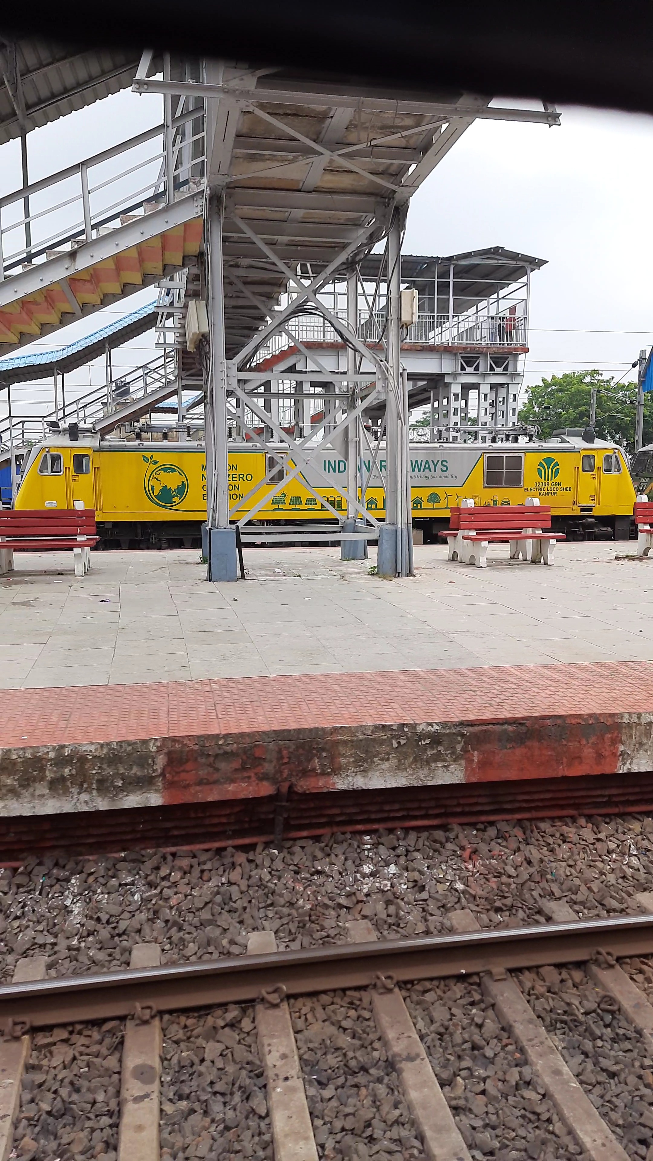 77605 Kacheguda - Purna DEMU photo 8