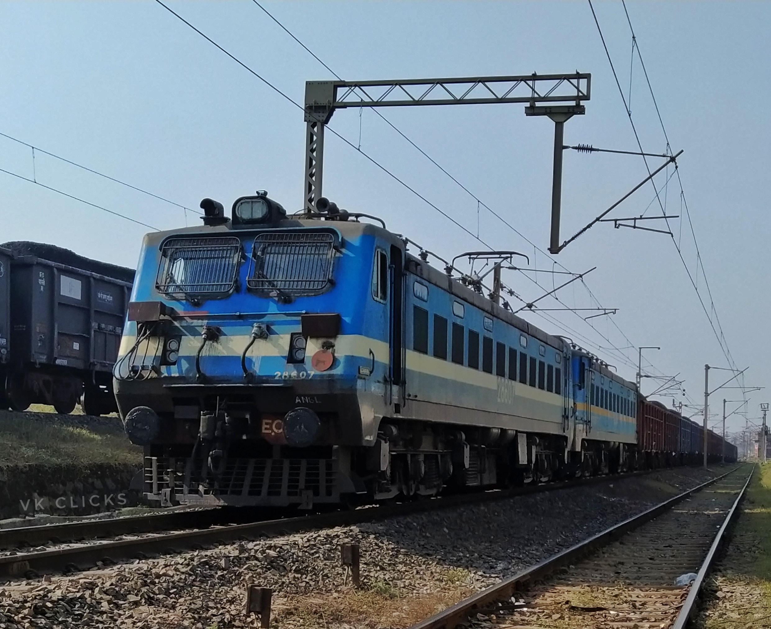 64255 Utraitia - Kanpur Central MEMU photo 7