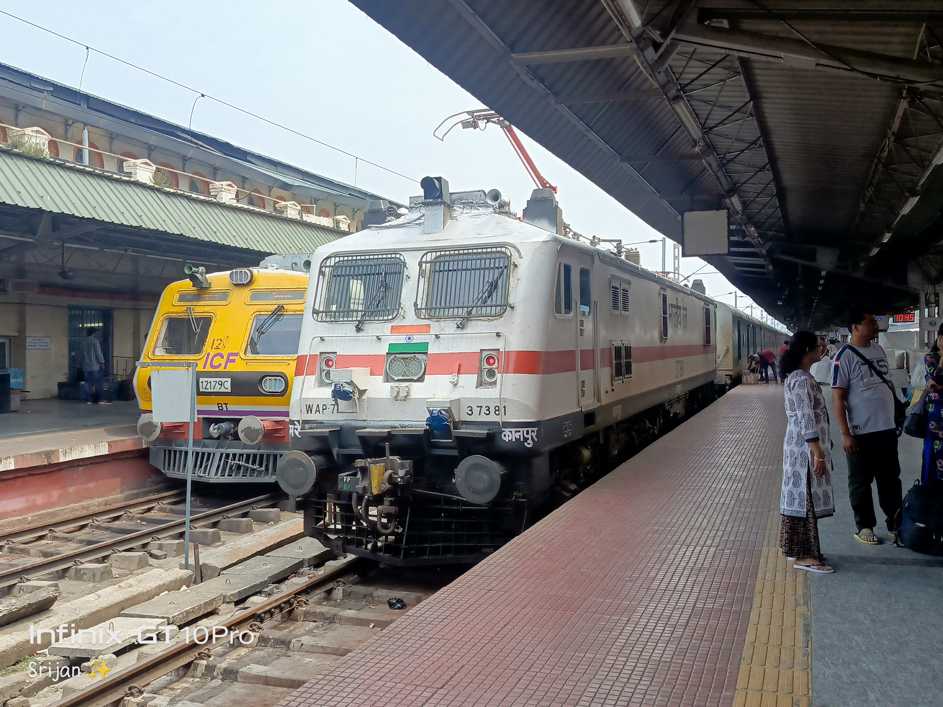 12313 Sealdah - New Delhi Rajdhani Express photo 21