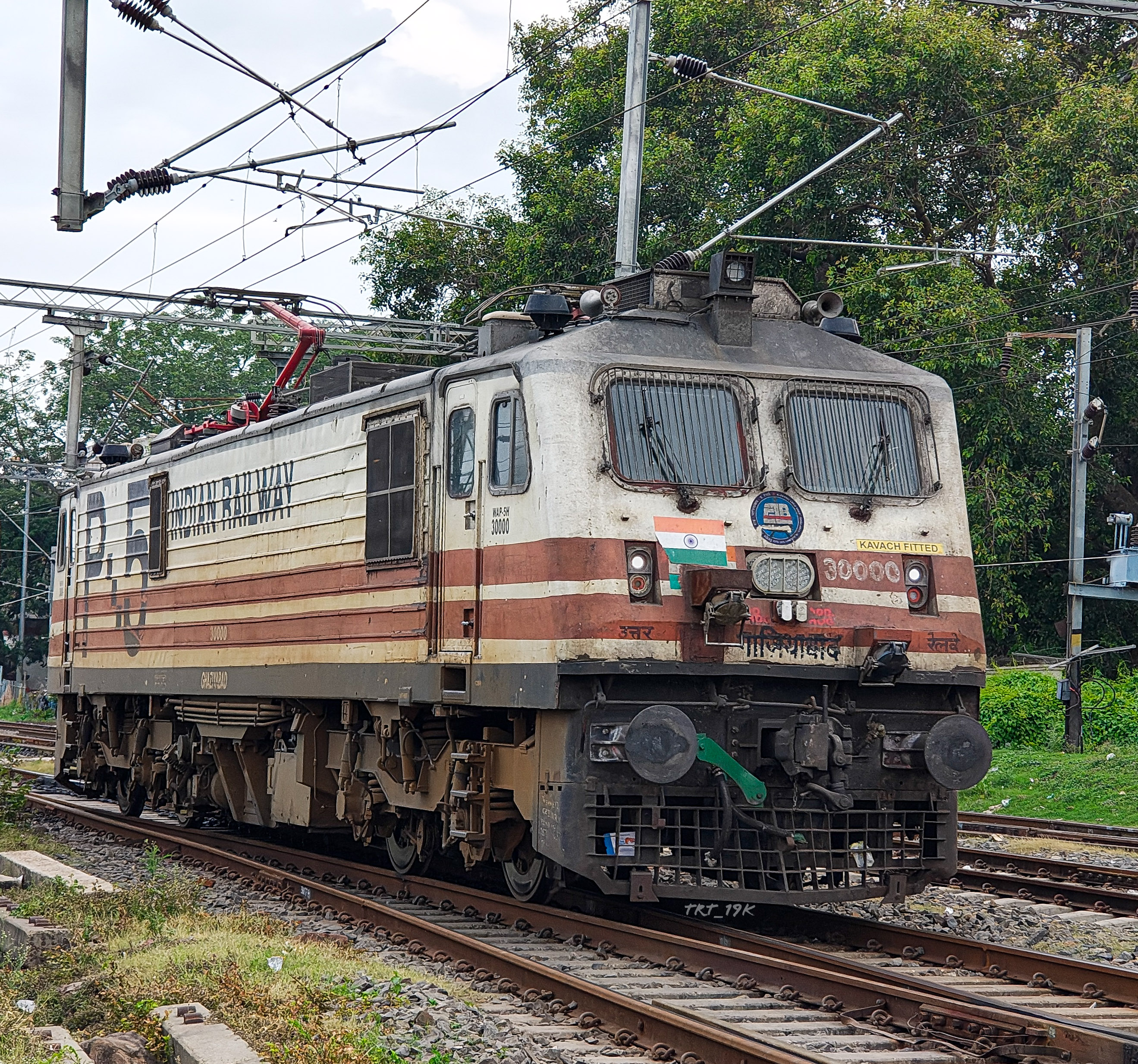 14261 Ekatmata Express (Via Sultanpur) photo 1